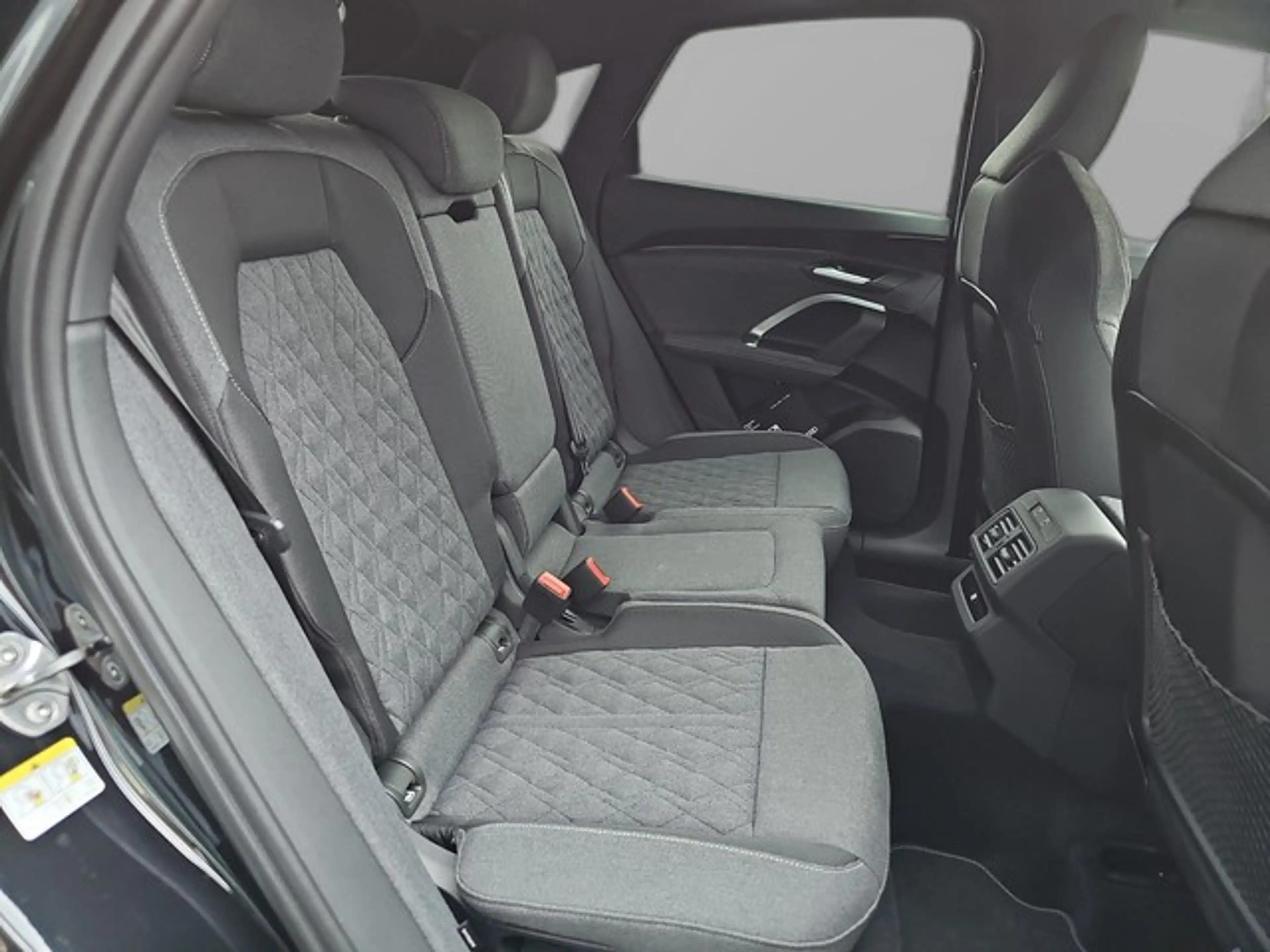 Audi Q5 Sportback 2.0 TDI quattro S tronic AHK Matrix — photo 14