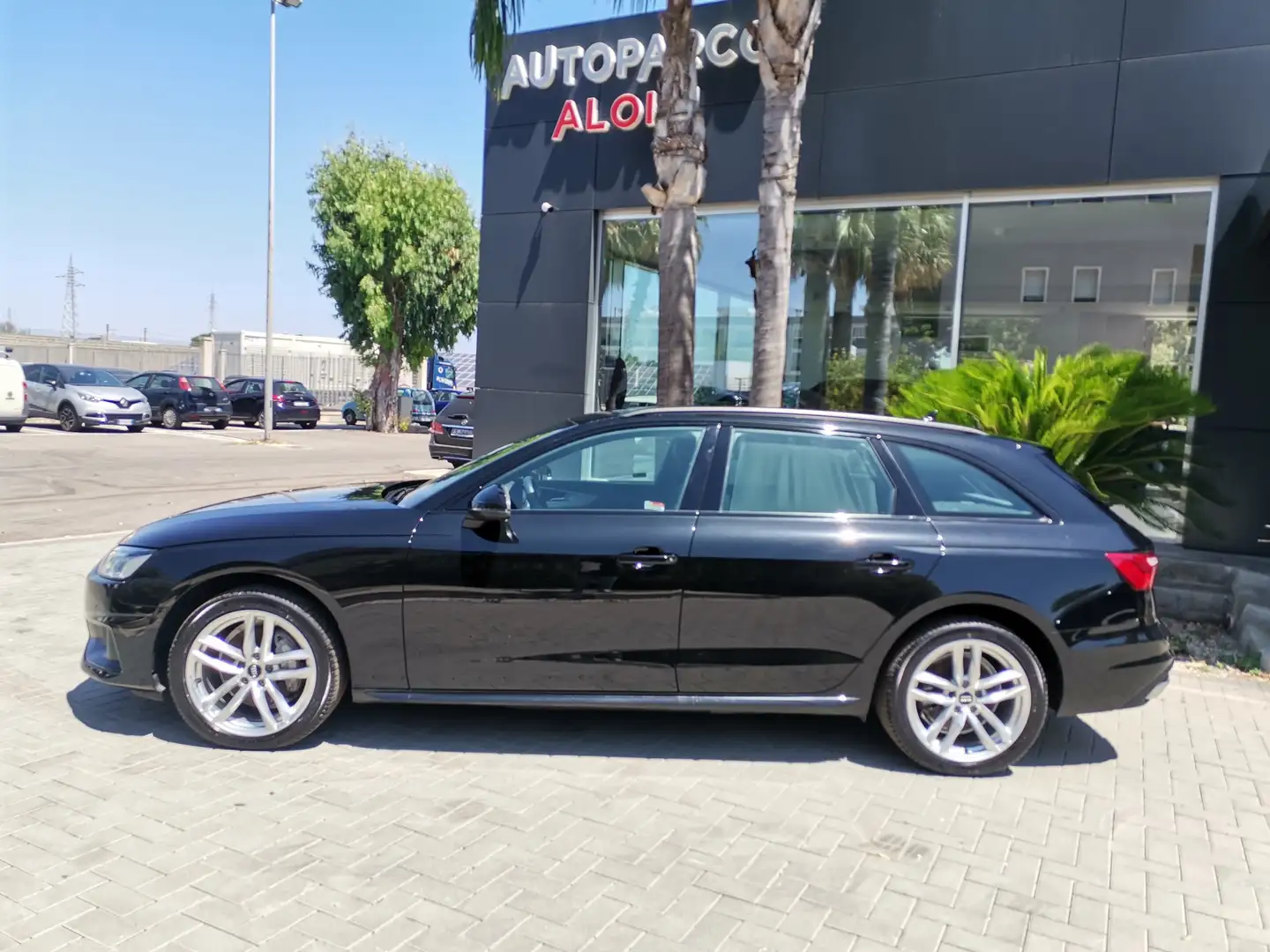 Audi A4 Avant 40 2.0 tdi 190cv s-tronic TOTAL BLACK Nero - 2