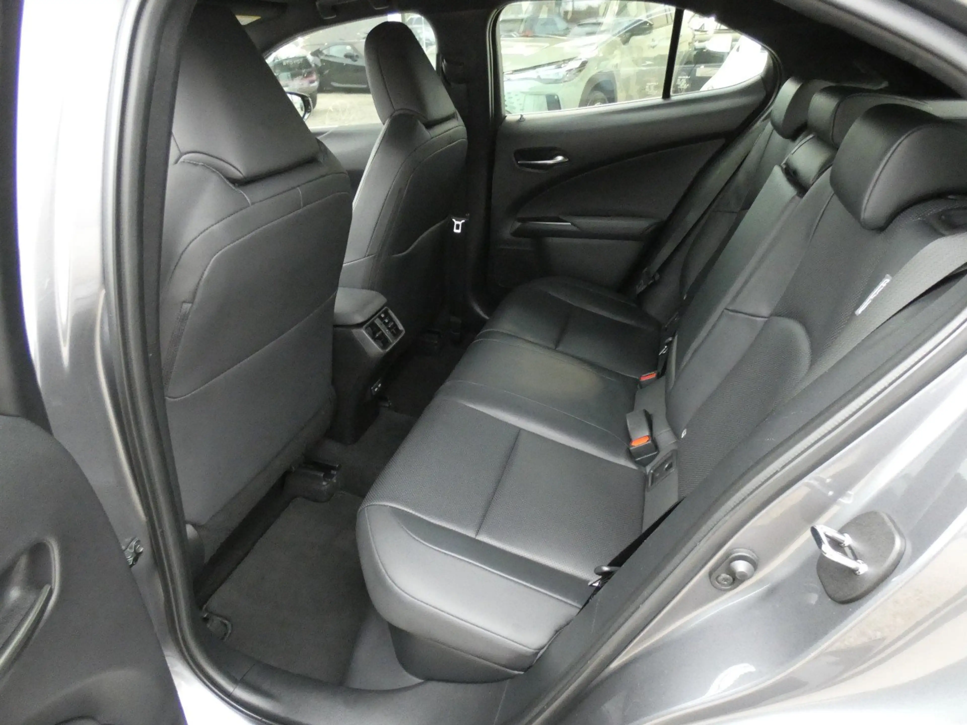 Lexus UX 250h HYBRID *LEDER+ZETELVERW* GPS PARKEERHULP DODEHOEK — photo 7