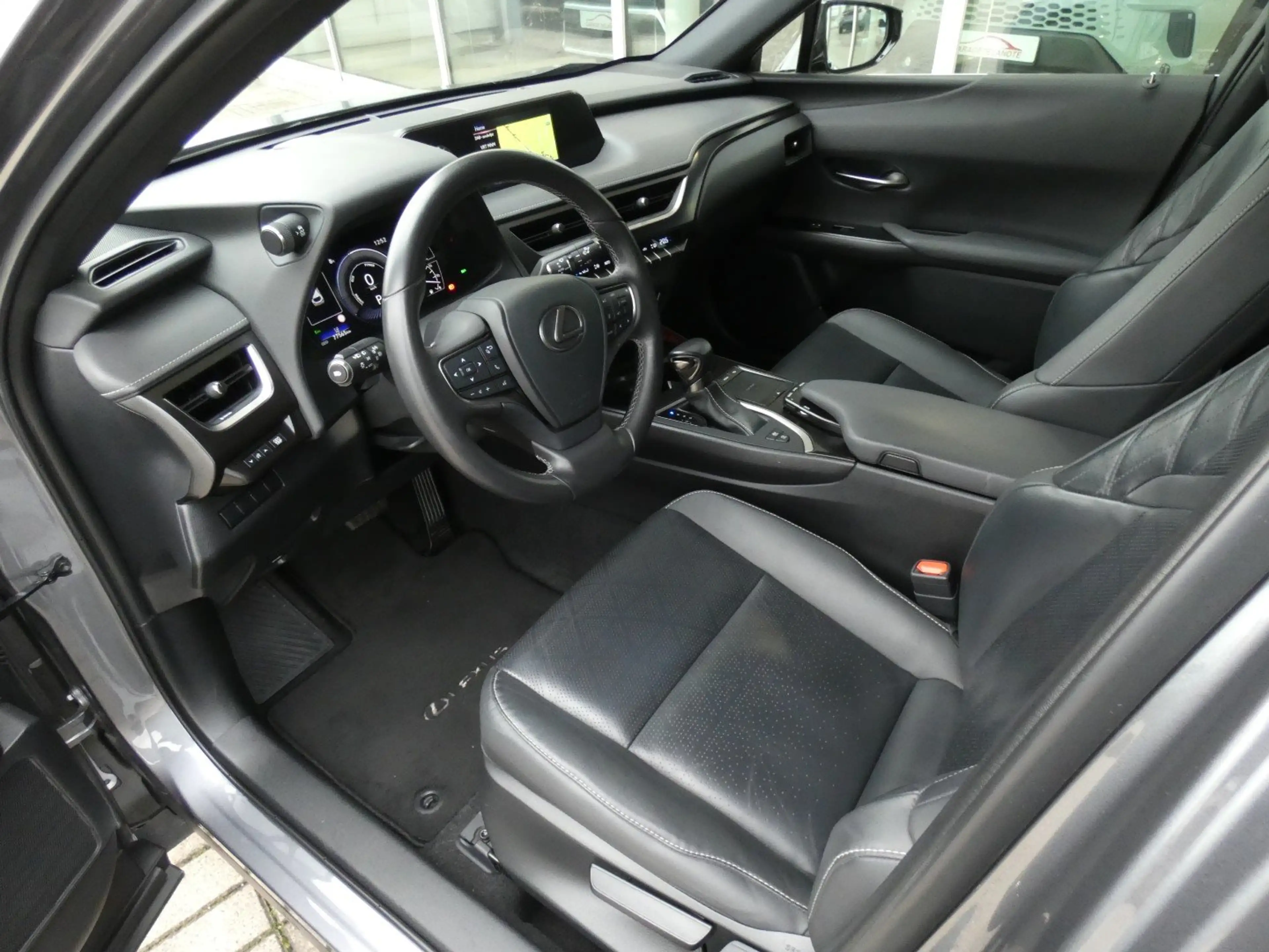 Lexus UX 250h HYBRID *LEDER+ZETELVERW* GPS PARKEERHULP DODEHOEK — photo 6