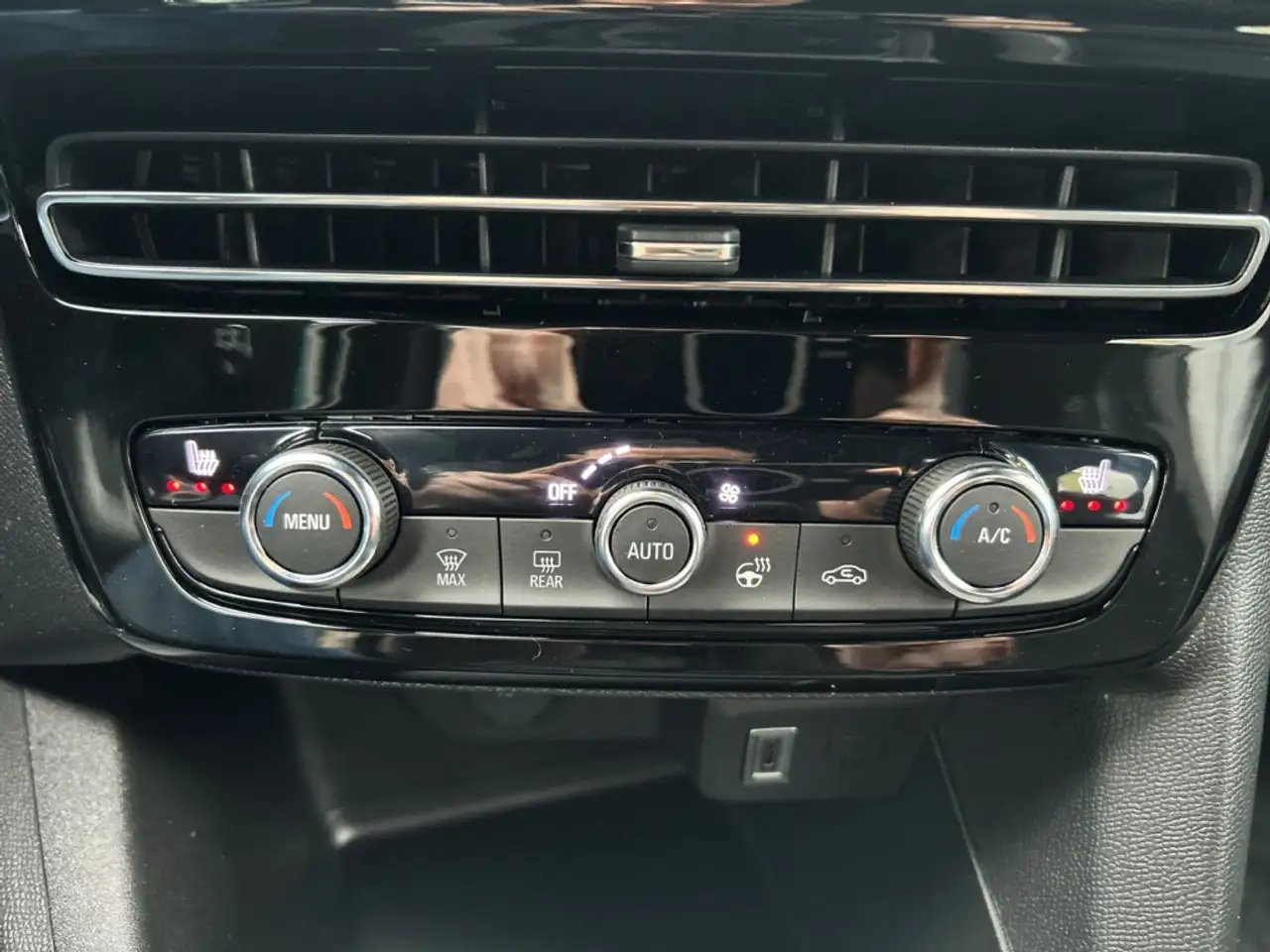 Opel Mokka Edition Digitales Cockpit LED Apple CarPlay Androi 12
