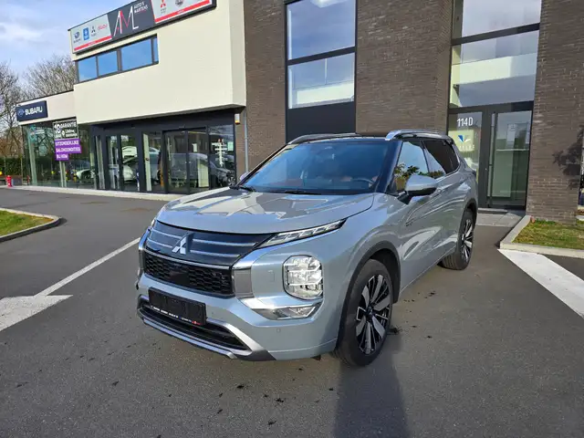 Mitsubishi Outlander MY 25 - 2.4 PHEV INSTYLE+