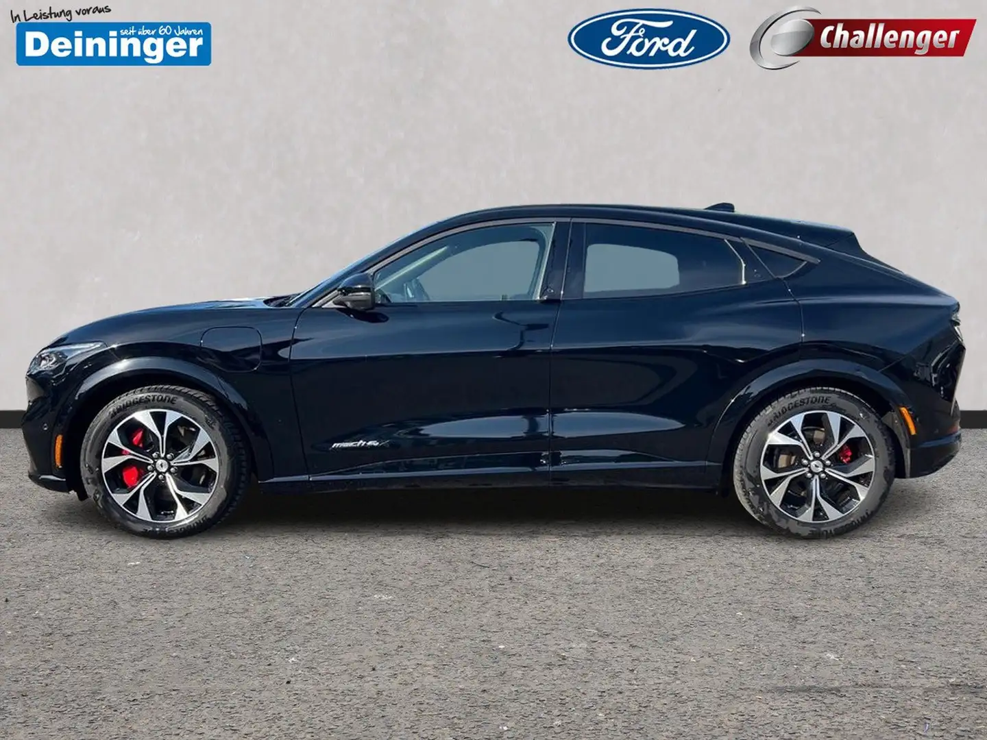 Ford Mustang Mach-E Premium (Extended Range) AWD TECHNOLOGIE-PAKET-plu Fekete - 2