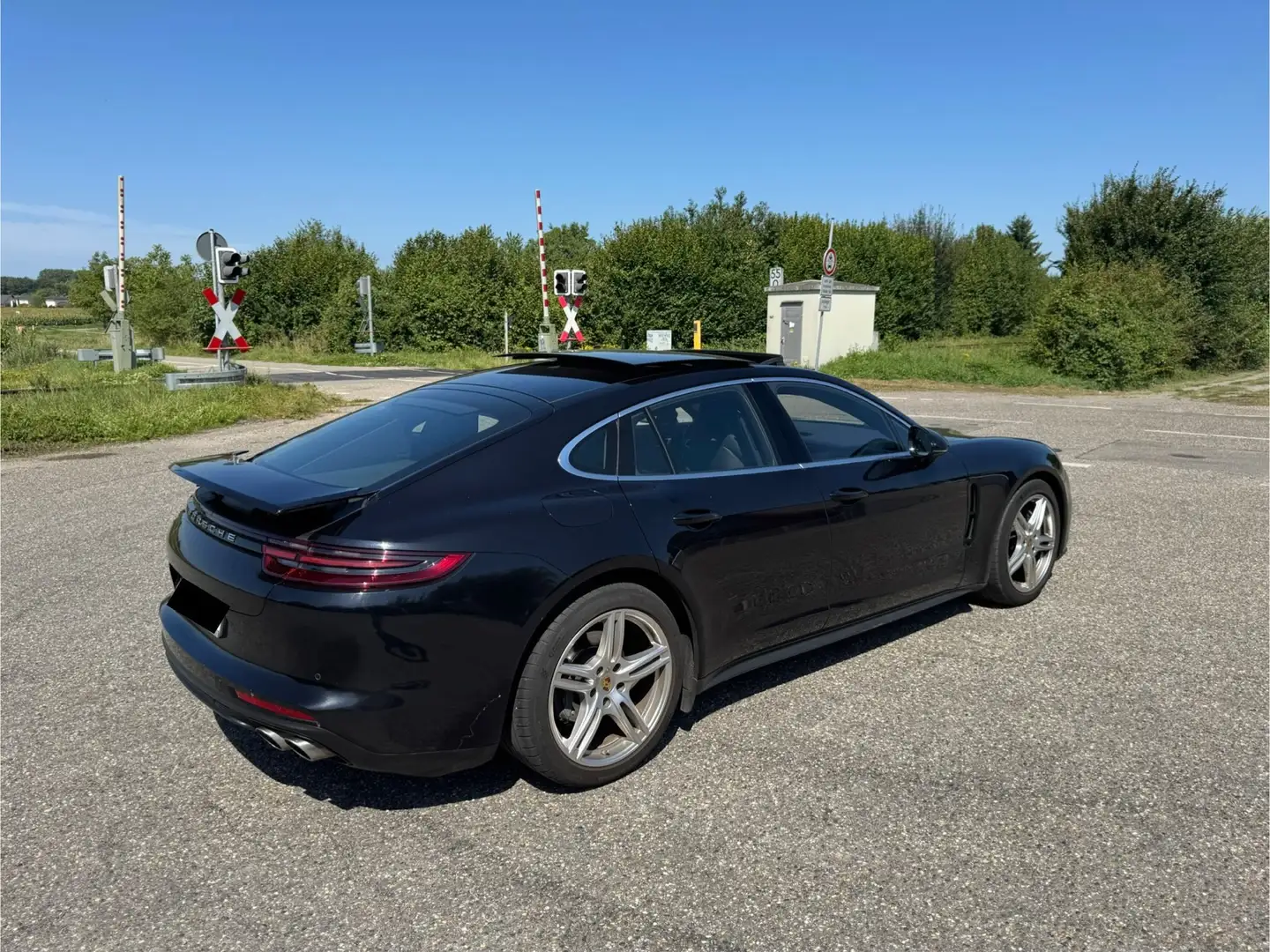 Porsche Panamera 4S Diesel Schwarz - 2