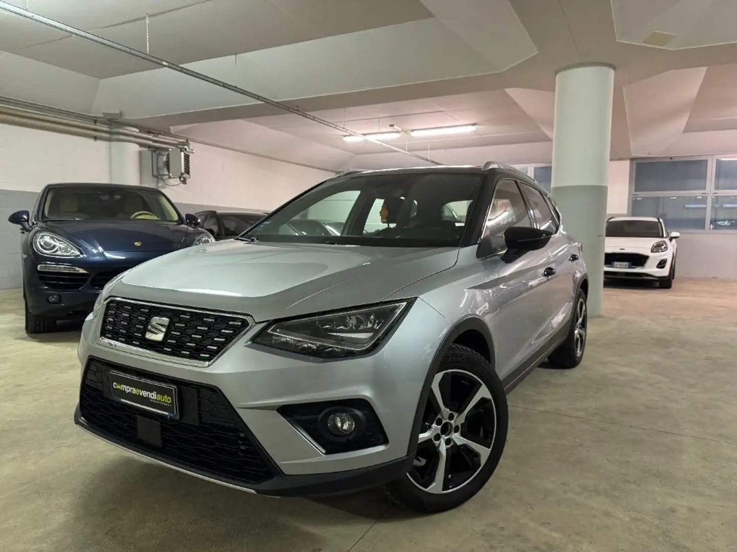 SEAT Arona 1.0 TGI XCELLENCE Plateado - 1