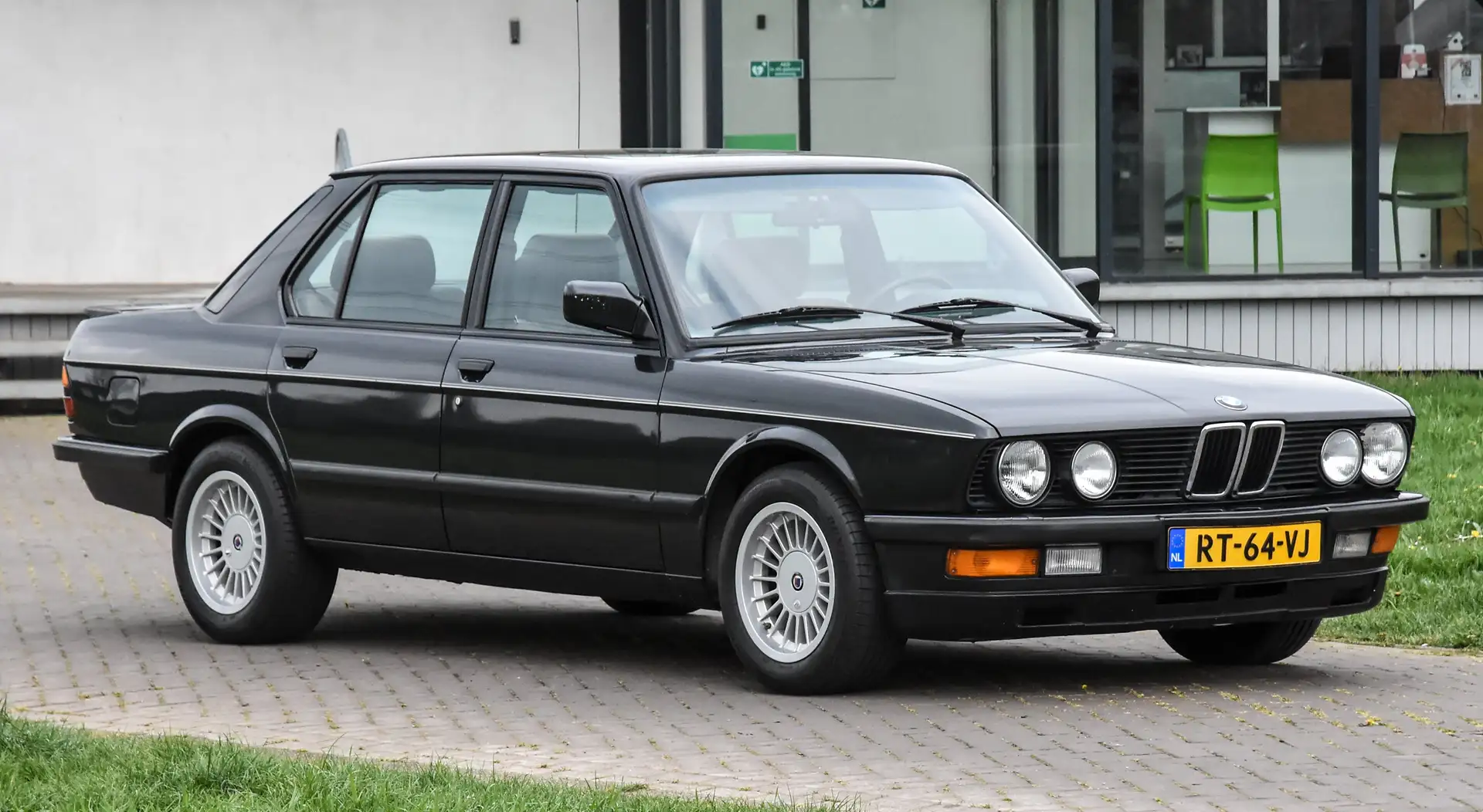BMW 525 525e Edition automaat / airco / 20 jaar in bezit Fekete - 1