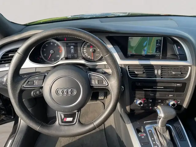 Audi A4 Avant view 10