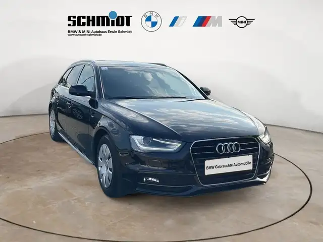 Audi A4 Avant view 6