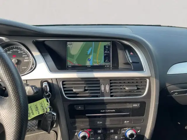 Audi A4 Avant view 13