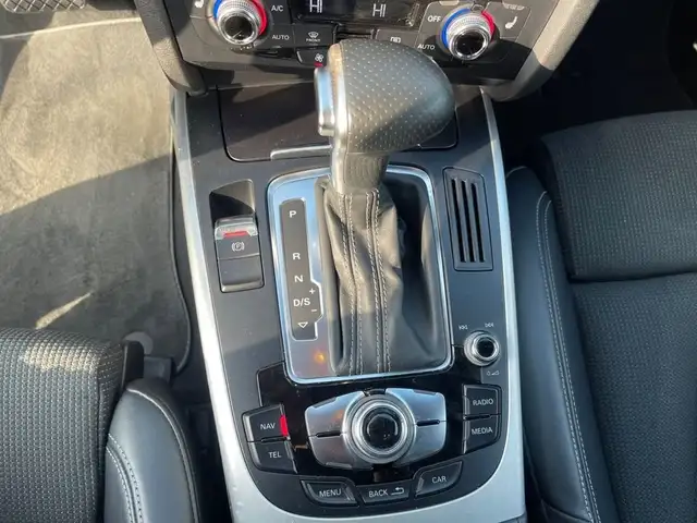 Audi A4 Avant view 14