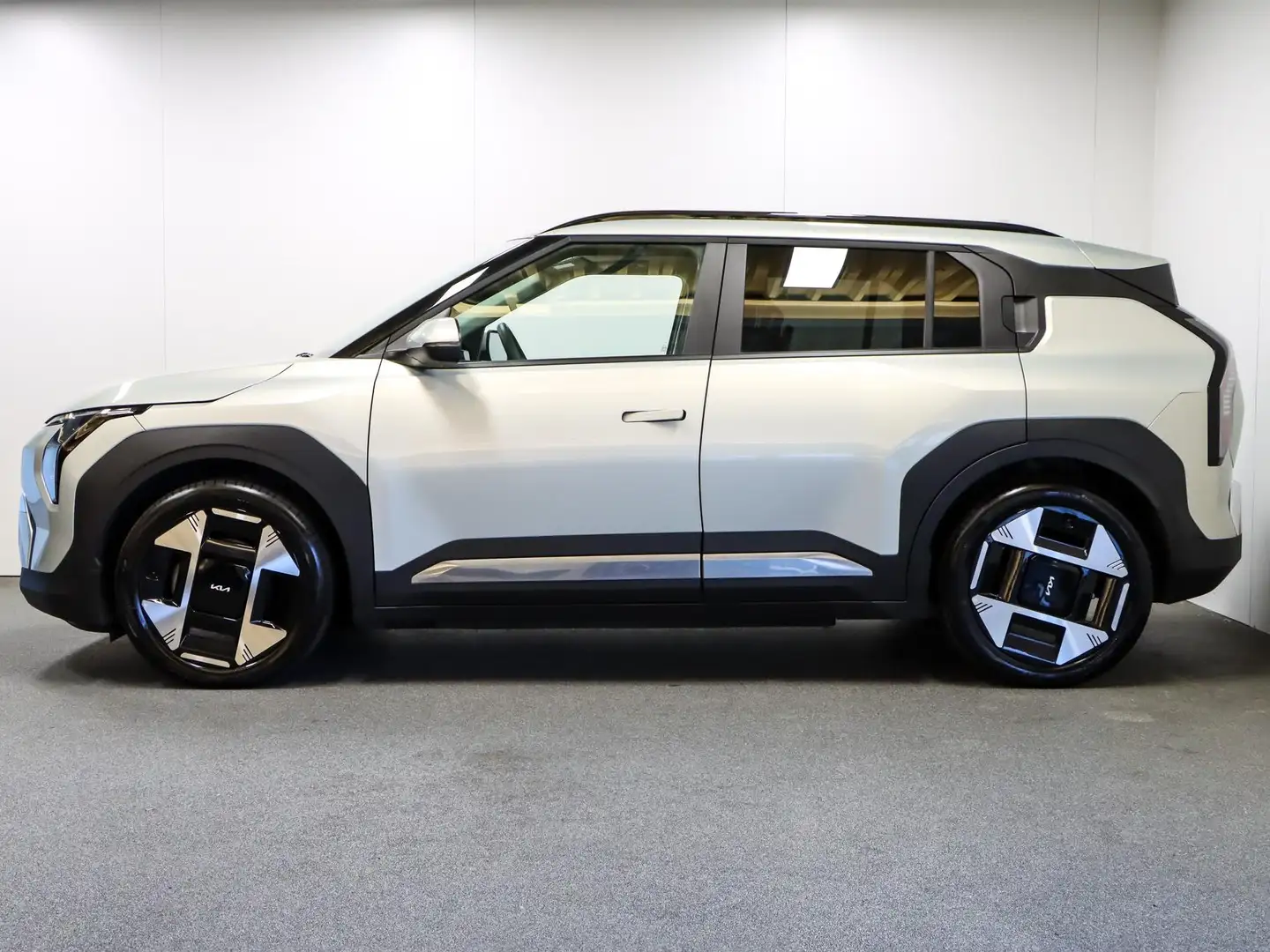 Kia EV3 Plus Advanced 81.4 kWh Gris - 2