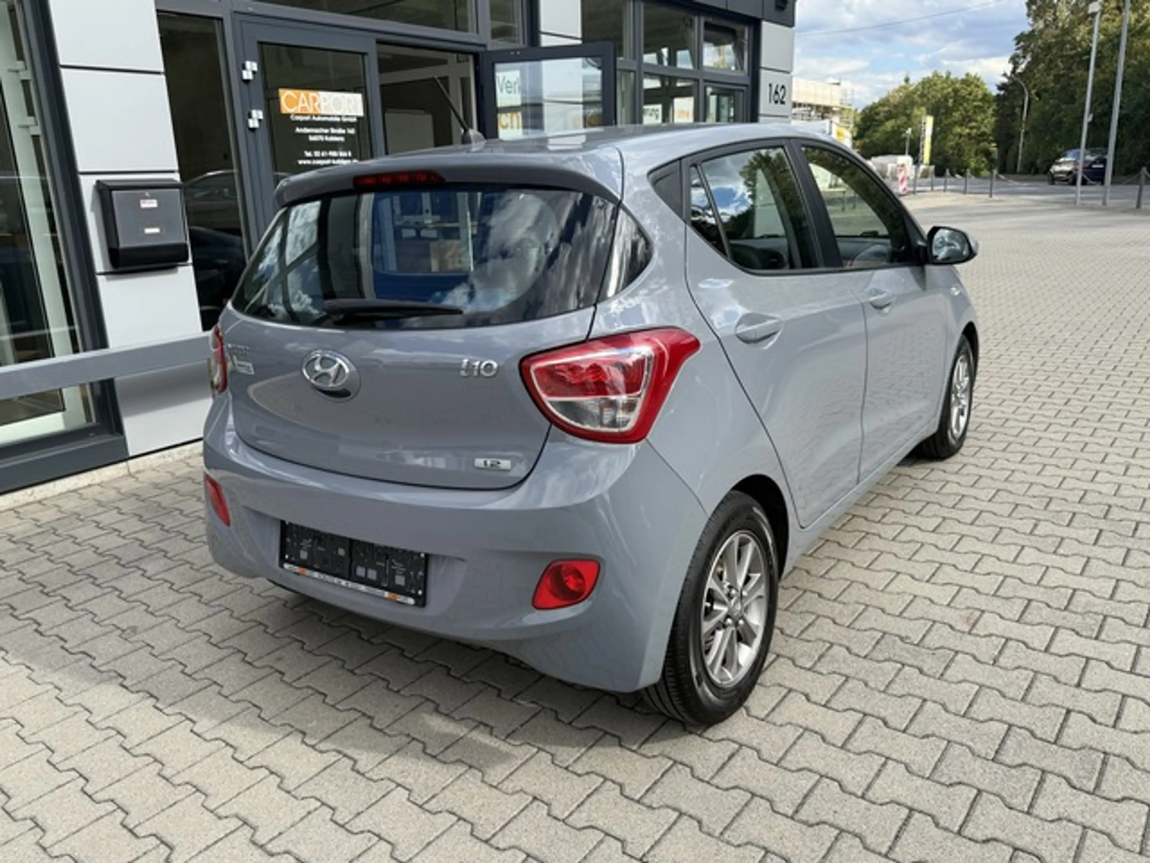 Hyundai i10 FIFA World Cup Edition — photo 4