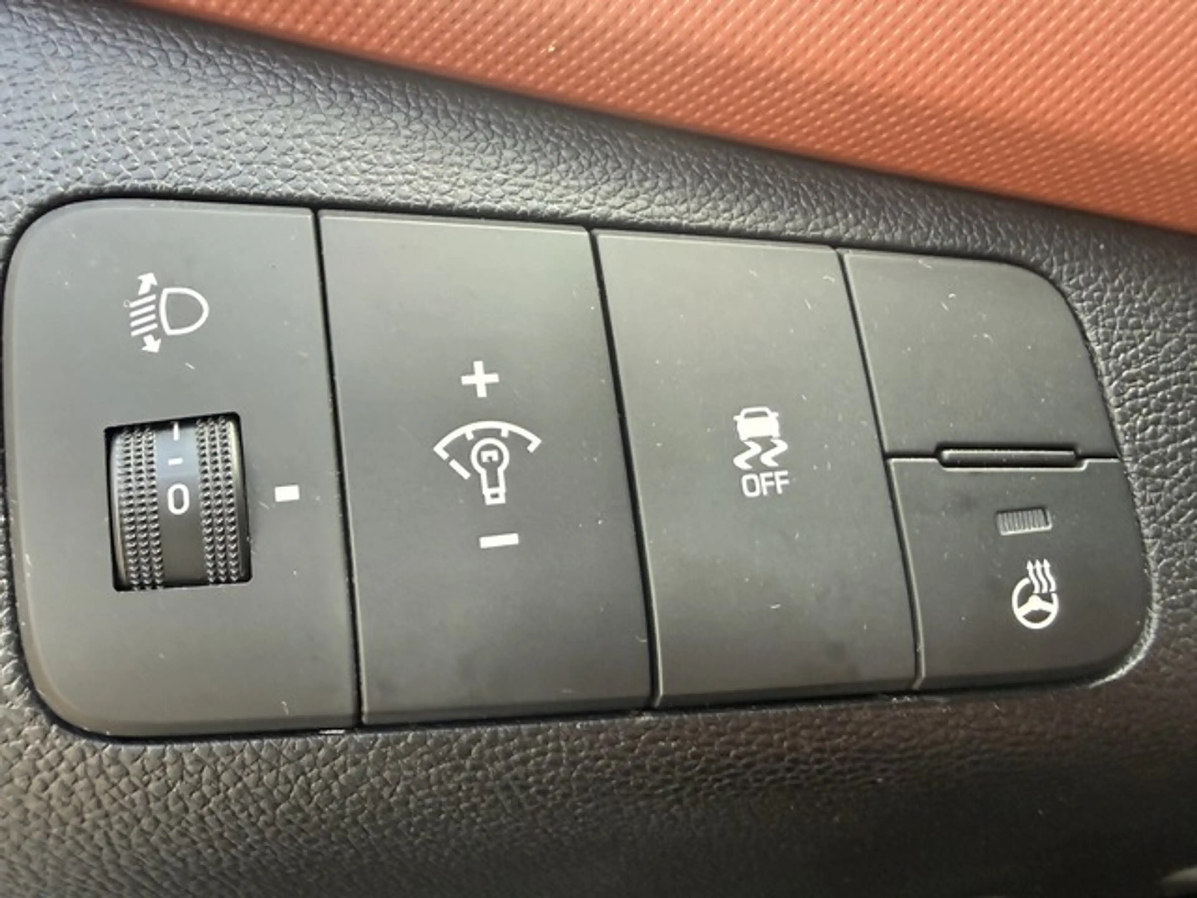 Hyundai i10 FIFA World Cup Edition — photo 12