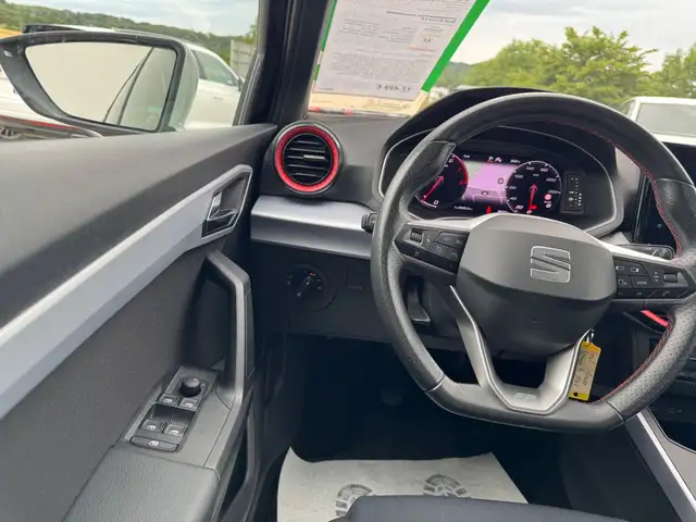 Seat Arona view 13