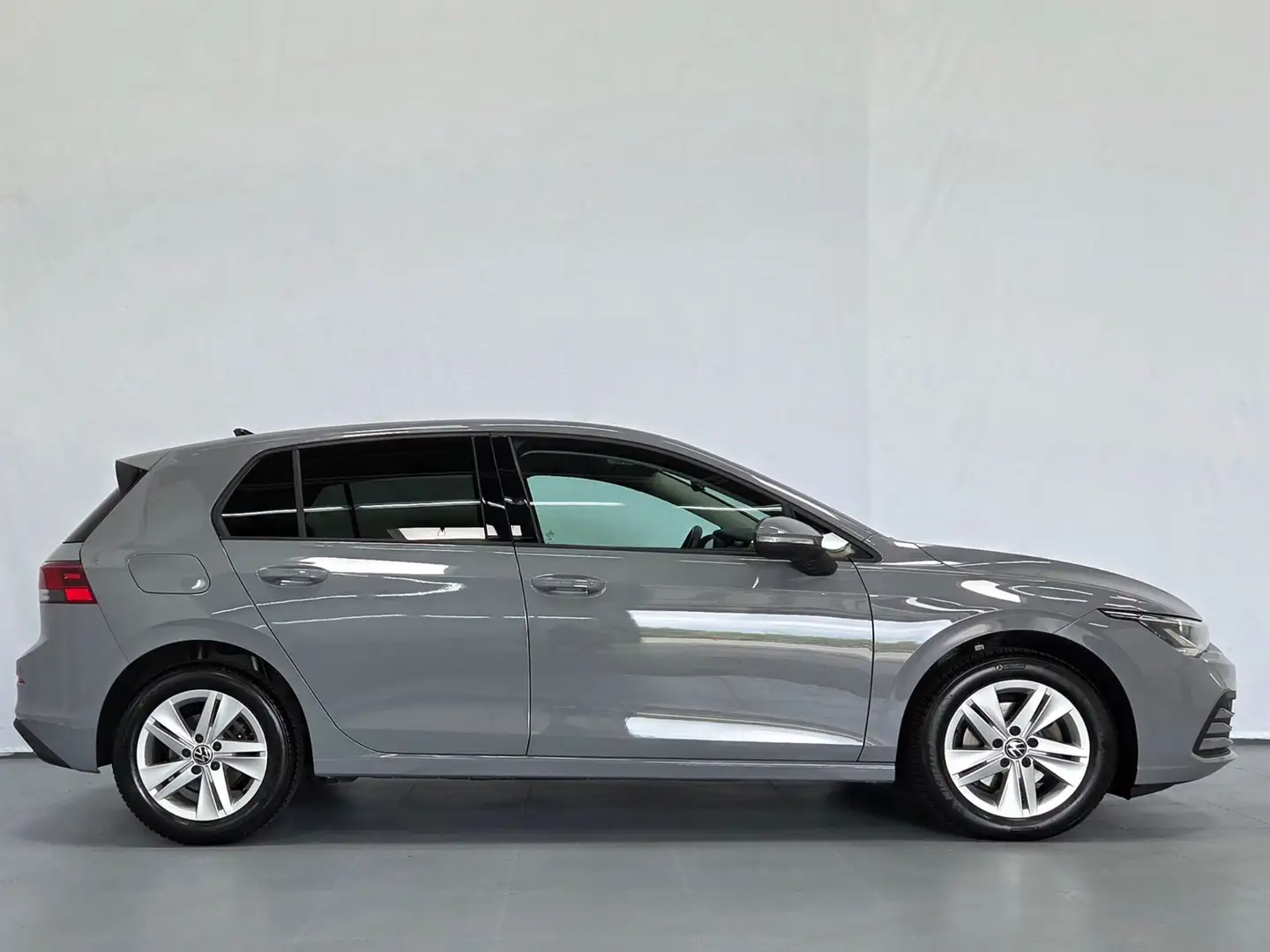 Volkswagen Golf VIII 2.0 TDI Life ** ACC KAMERA LED KEYLESS ** Silber - 2
