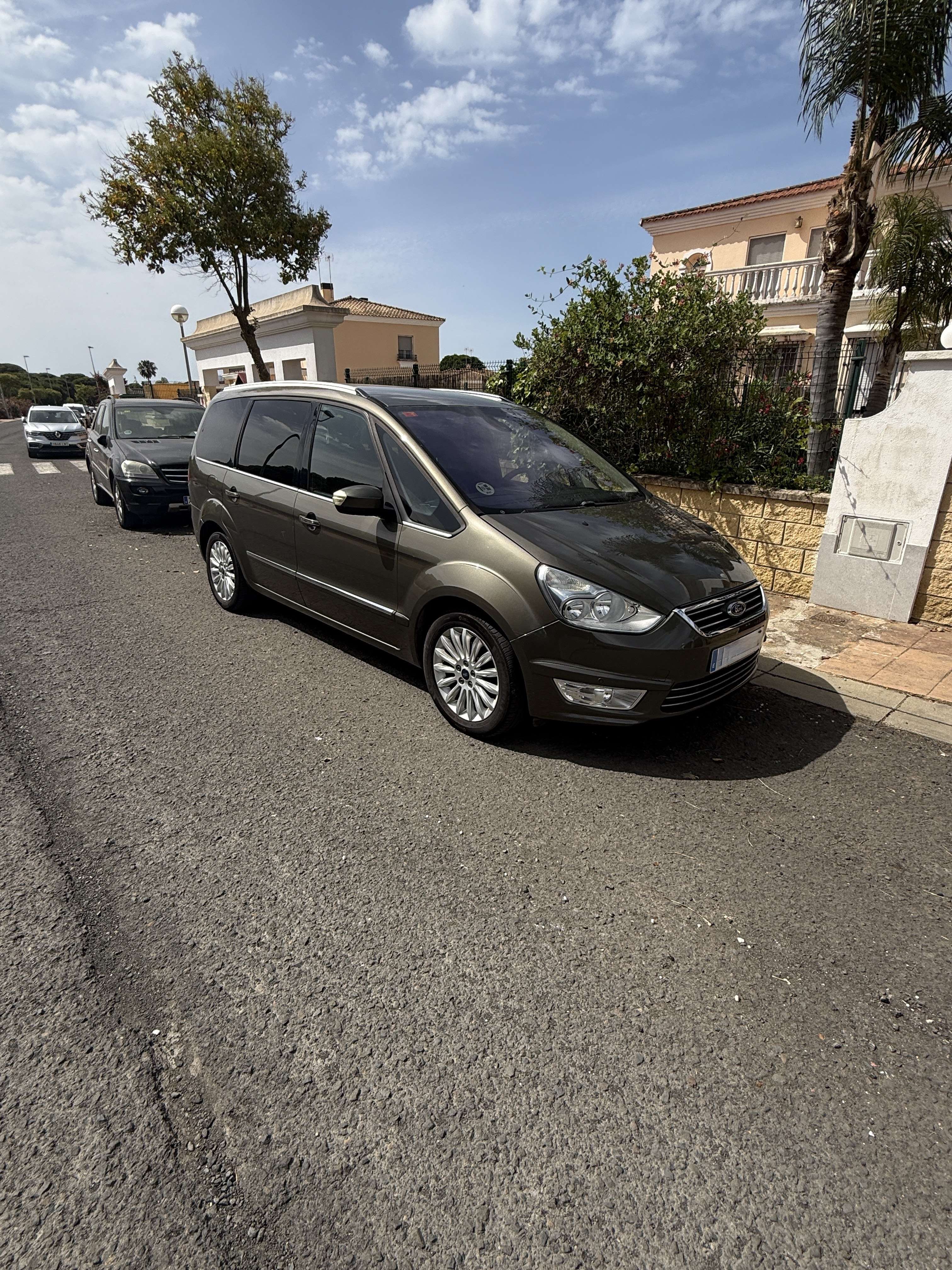 Ford Galaxy 2.0TDCi Titanium Powershift 140 - foto 1