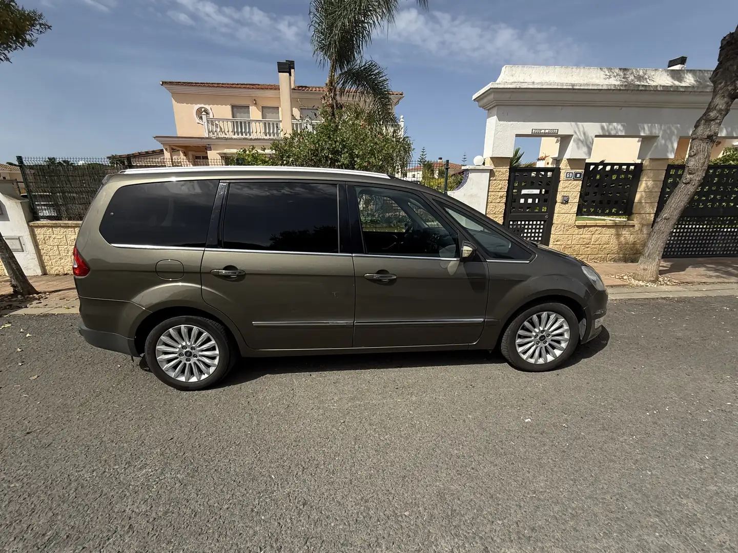 Ford Galaxy 2.0TDCi Titanium Powershift 140 - 2