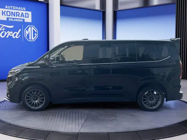 Ford Tourneo Custom view 3