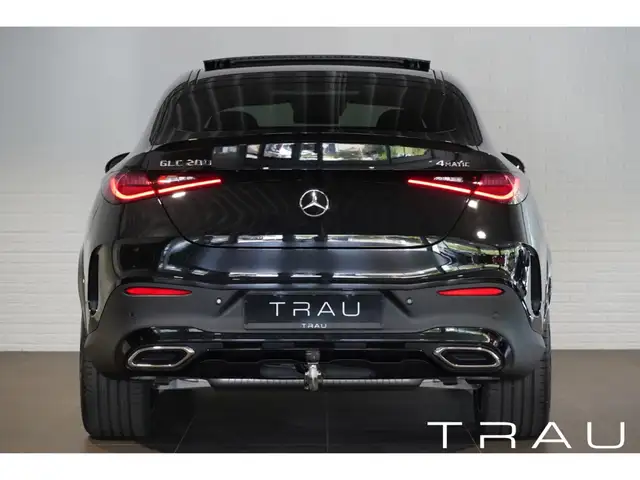 Mercedes-Benz GLC 200 view 5
