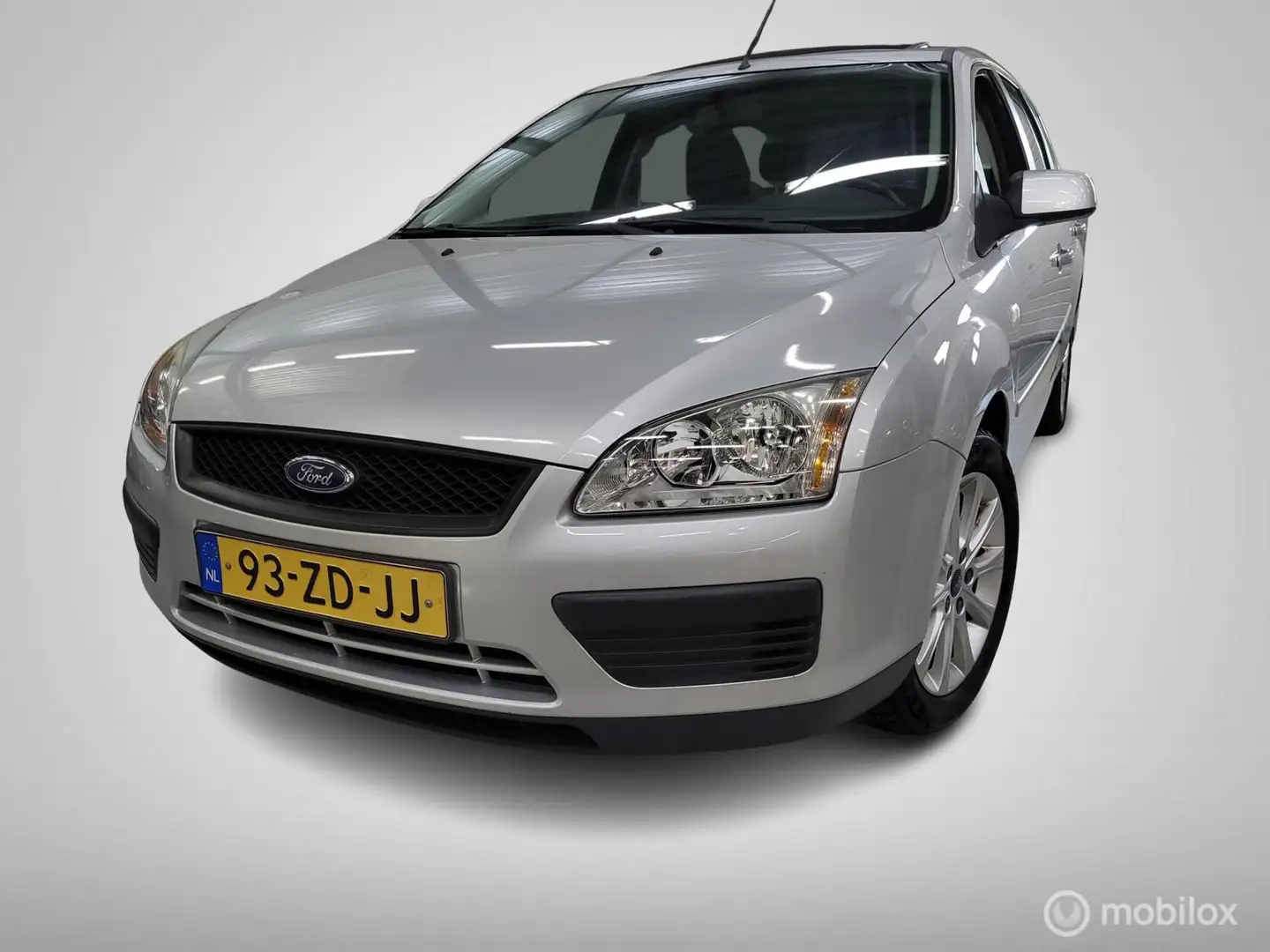 Ford Focus Wagon 1.6-16V Ambiente/Cruise/Schuifdak/Airco/Nap Grijs - 1