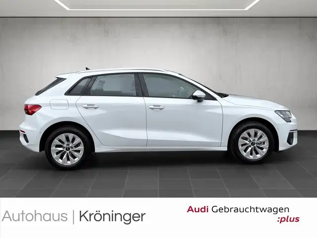 Audi A3 view 4