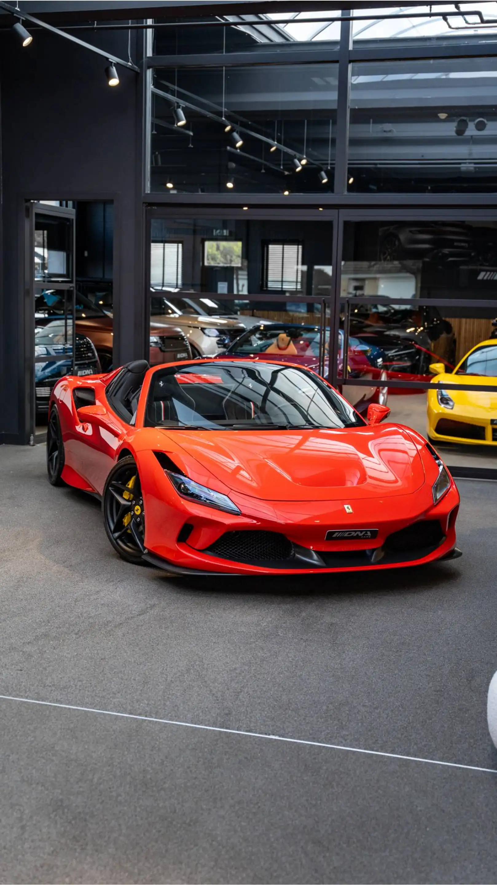 Ferrari F8 Spider Lift Matte Carbon Rosso Scuderia Tricolore Carbon — photo 25