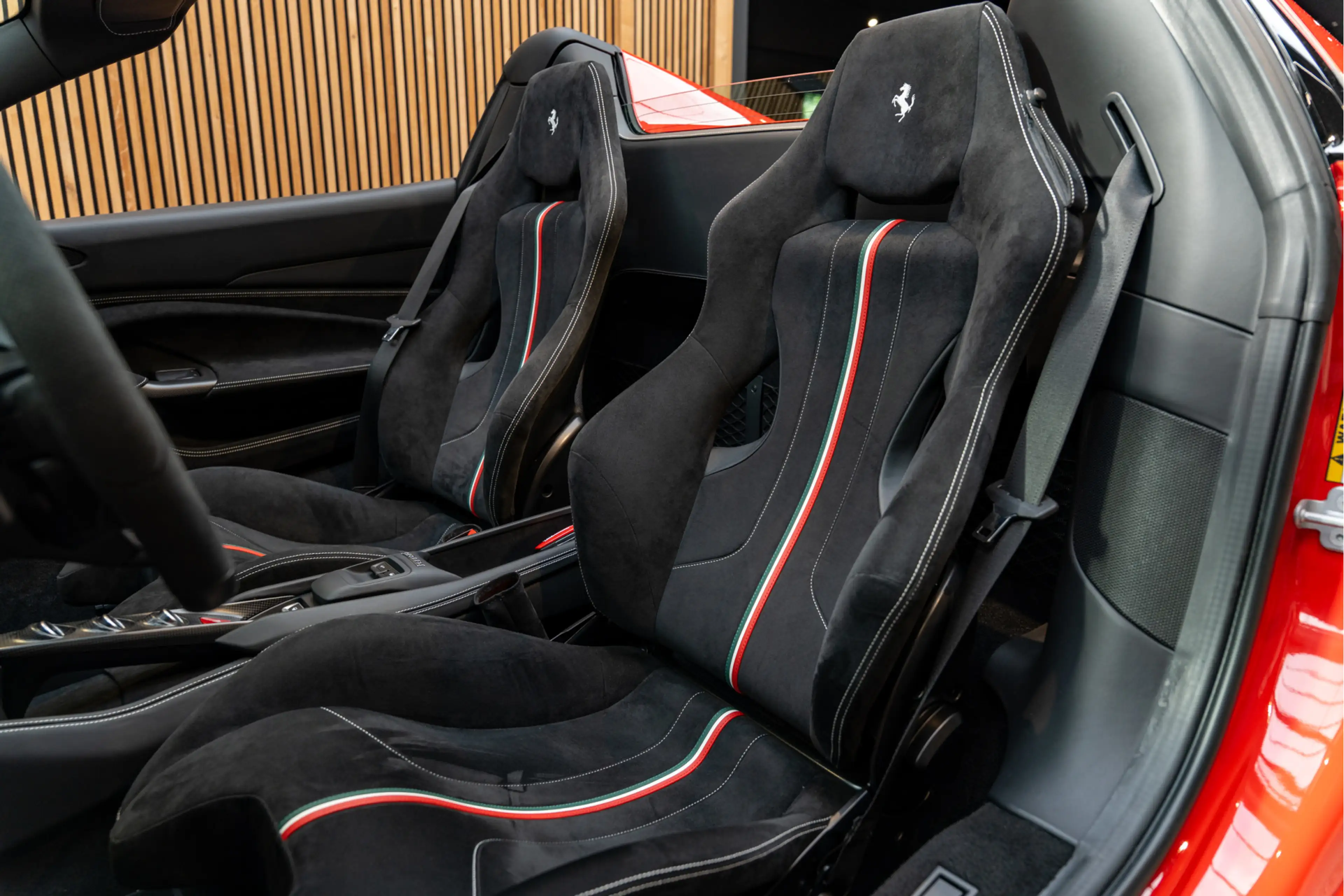 Ferrari F8 Spider Lift Matte Carbon Rosso Scuderia Tricolore Carbon — photo 9
