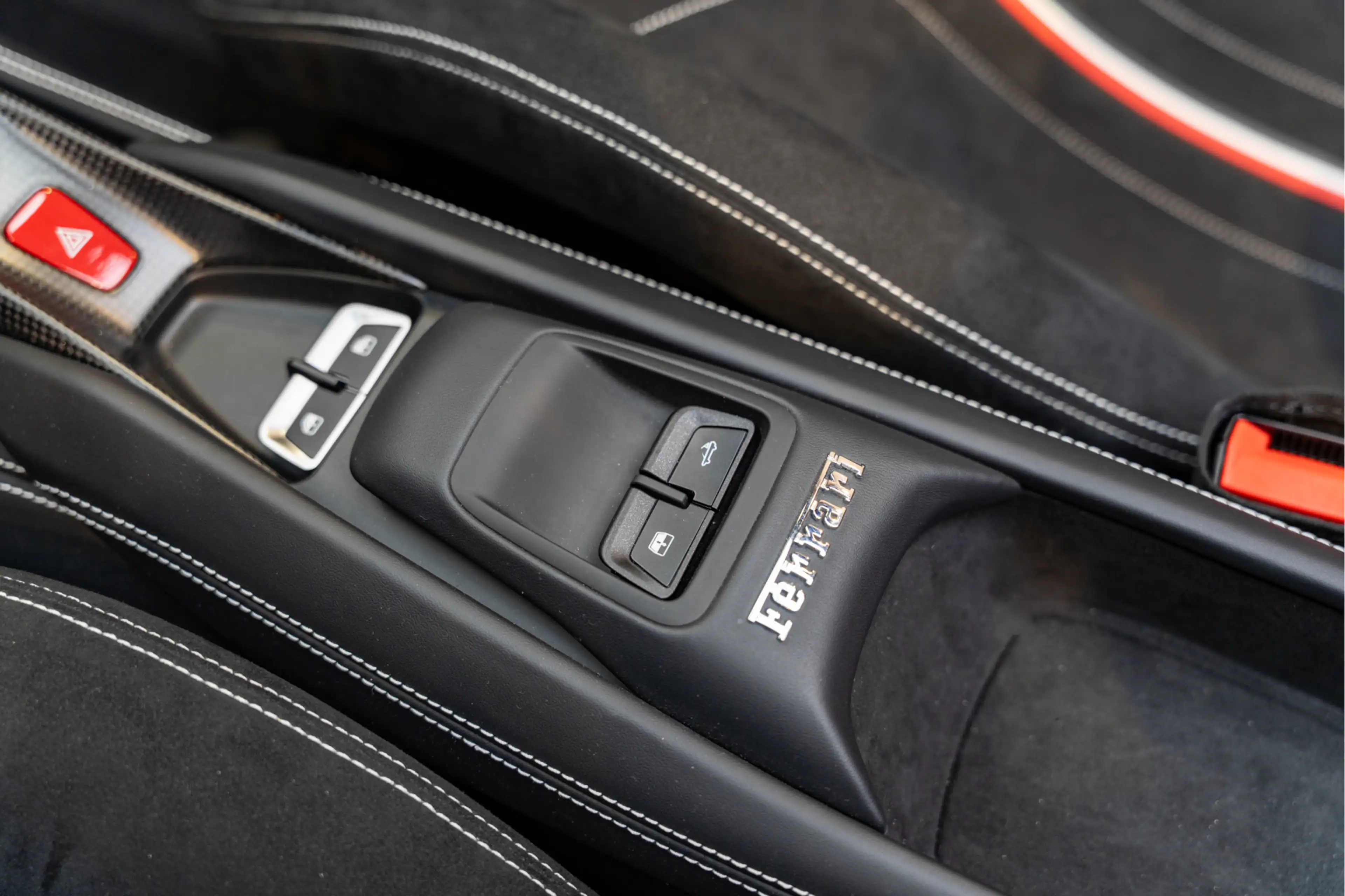 Ferrari F8 Spider Lift Matte Carbon Rosso Scuderia Tricolore Carbon — photo 47