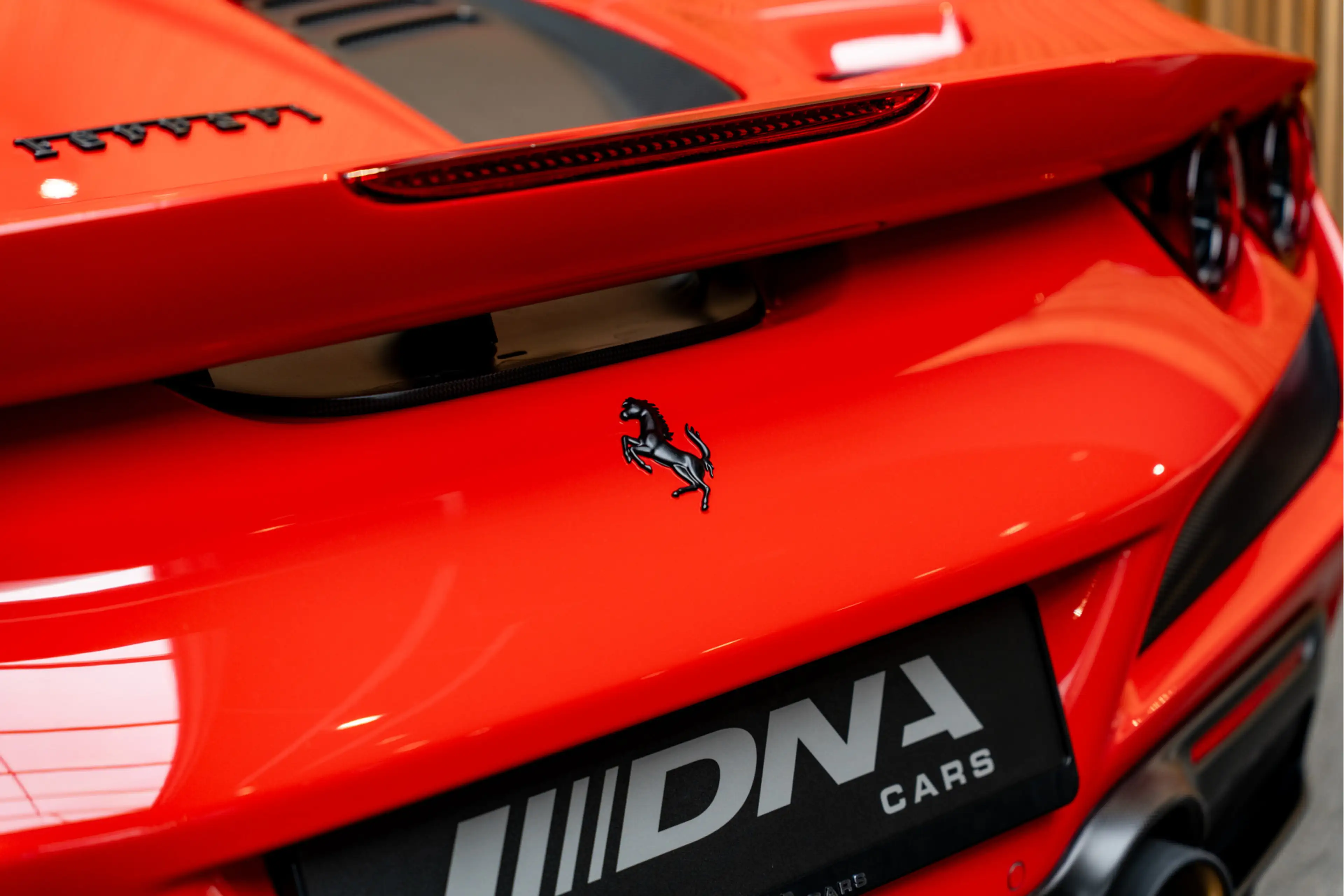 Ferrari F8 Spider Lift Matte Carbon Rosso Scuderia Tricolore Carbon — photo 20
