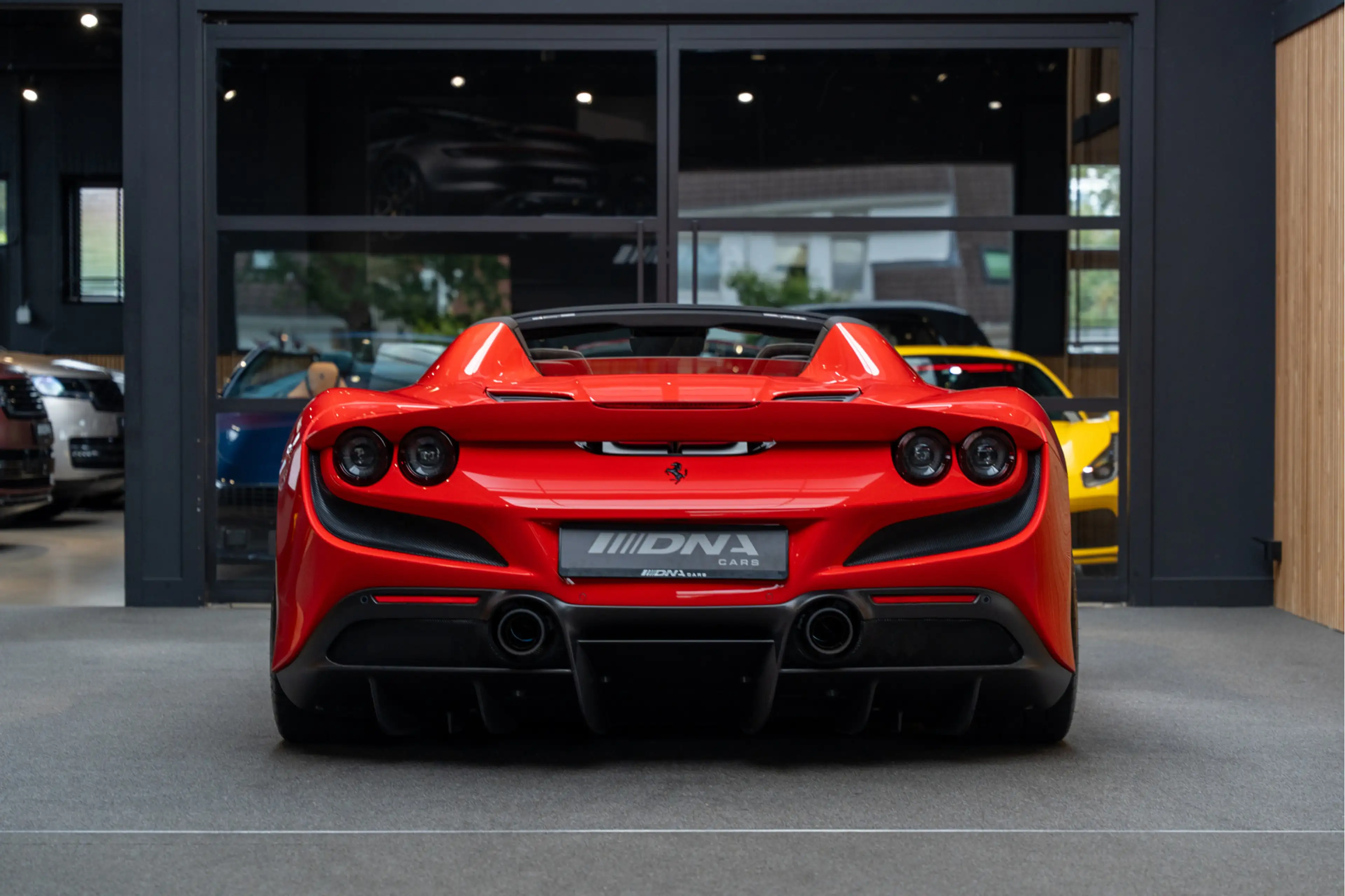 Ferrari F8 Spider Lift Matte Carbon Rosso Scuderia Tricolore Carbon — photo 4