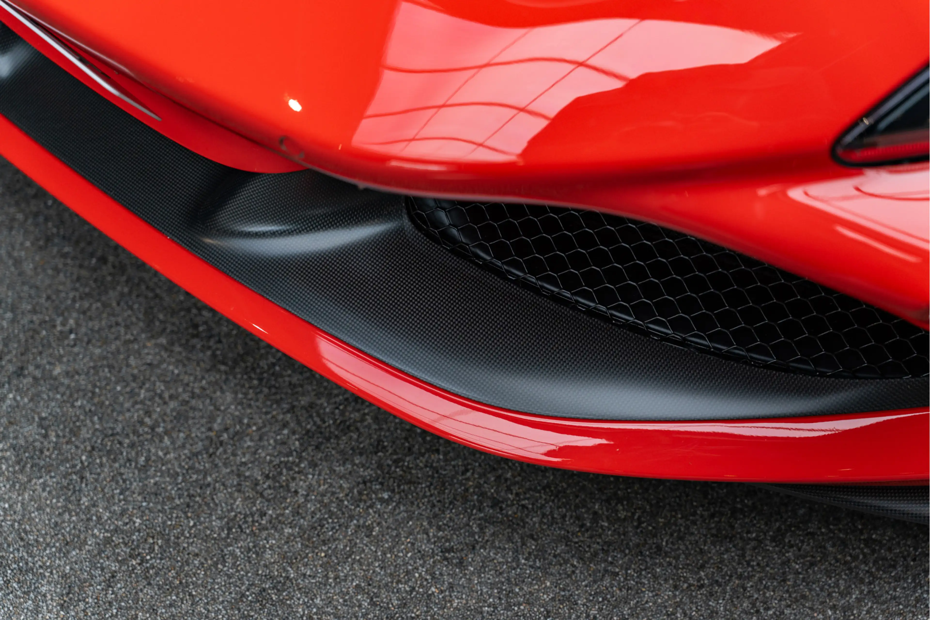 Ferrari F8 Spider Lift Matte Carbon Rosso Scuderia Tricolore Carbon — photo 18