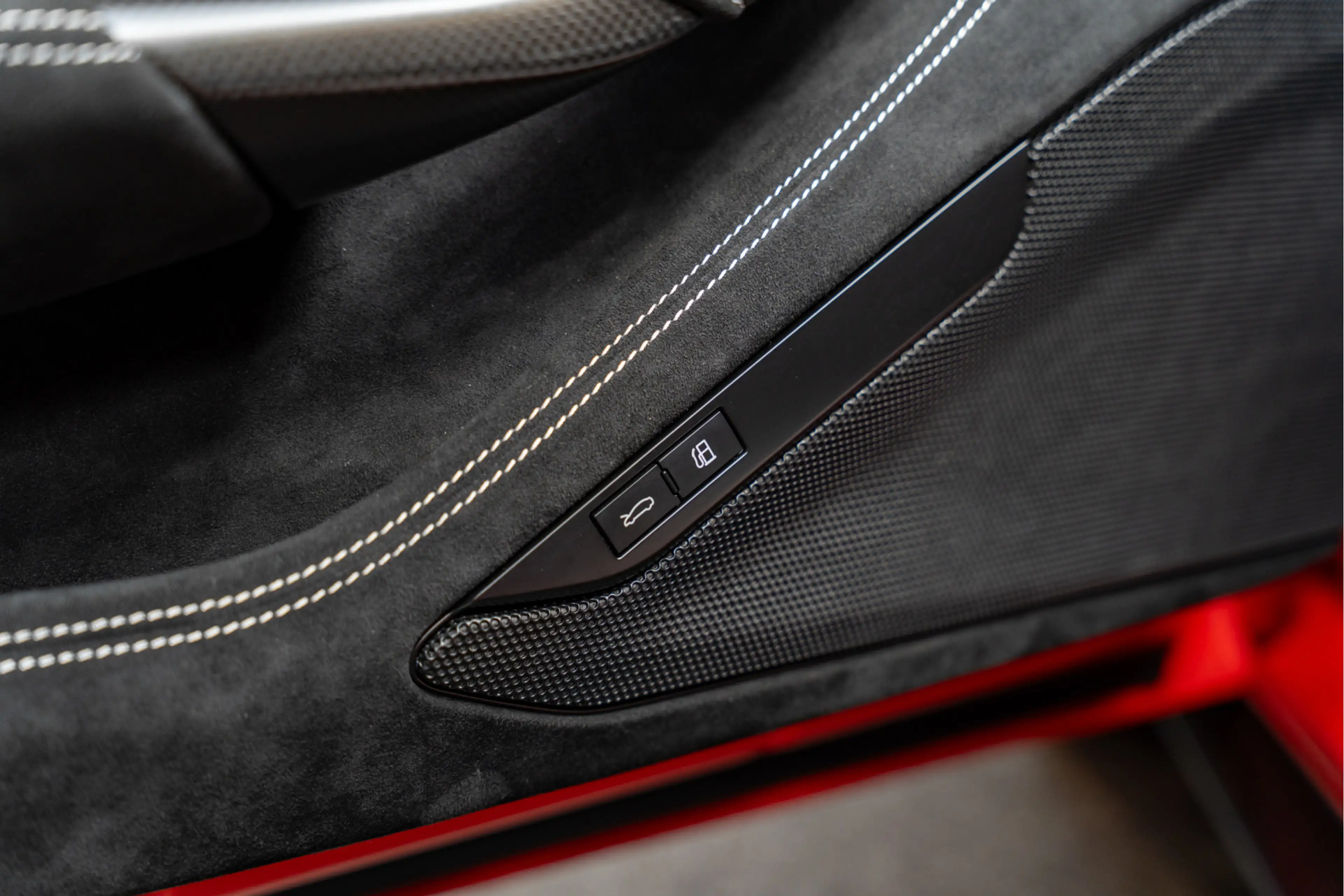 Ferrari F8 Spider Lift Matte Carbon Rosso Scuderia Tricolore Carbon — photo 33
