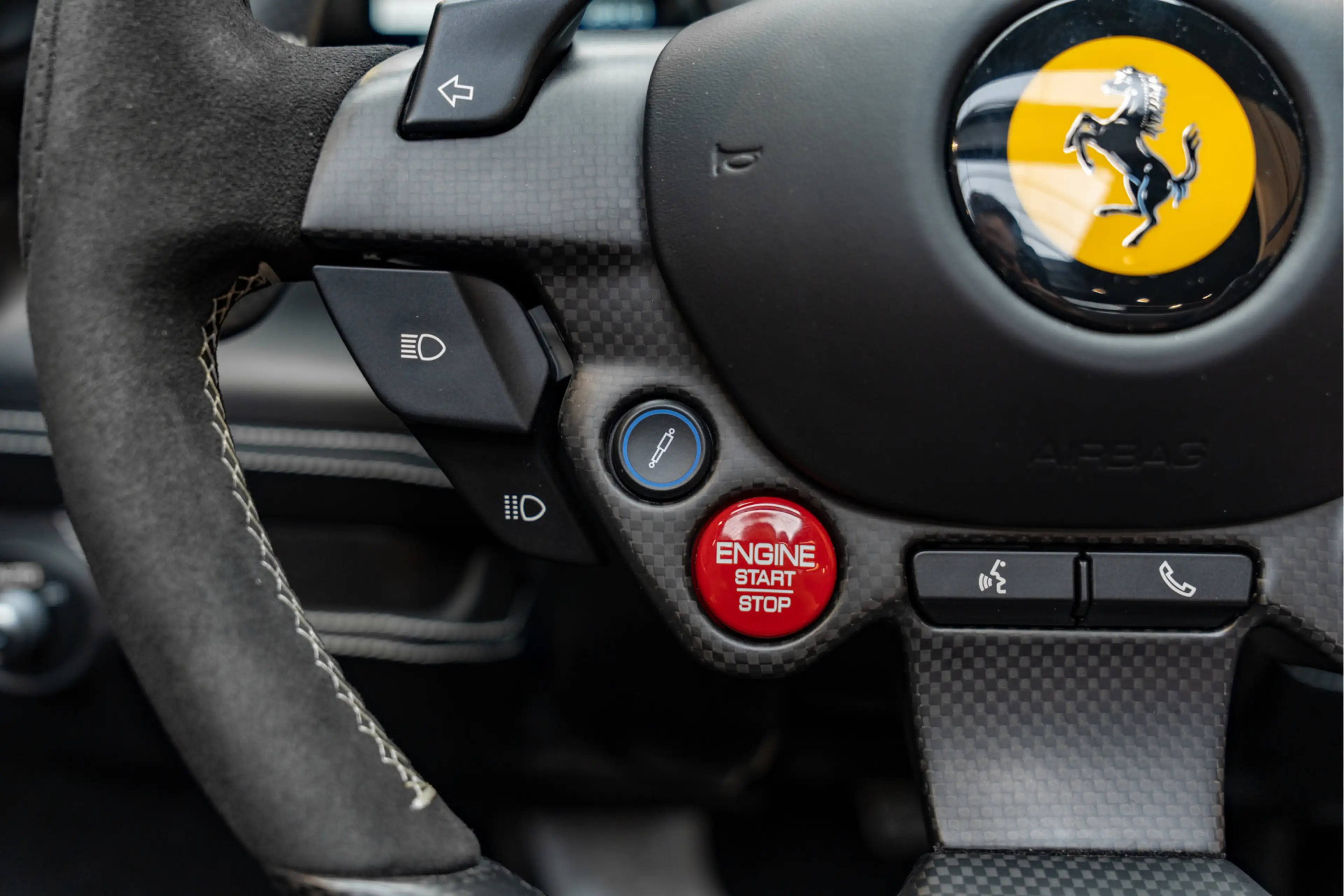 Ferrari F8 Spider Lift Matte Carbon Rosso Scuderia Tricolore Carbon — photo 38