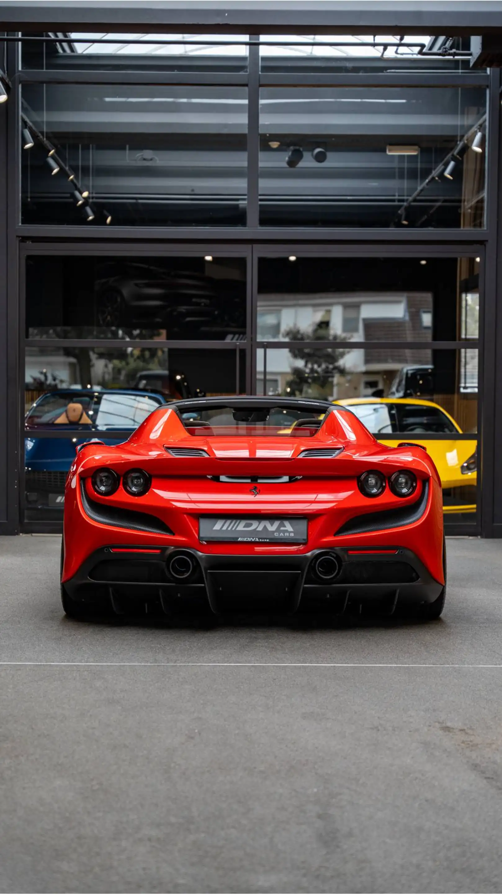 Ferrari F8 Spider Lift Matte Carbon Rosso Scuderia Tricolore Carbon — photo 30