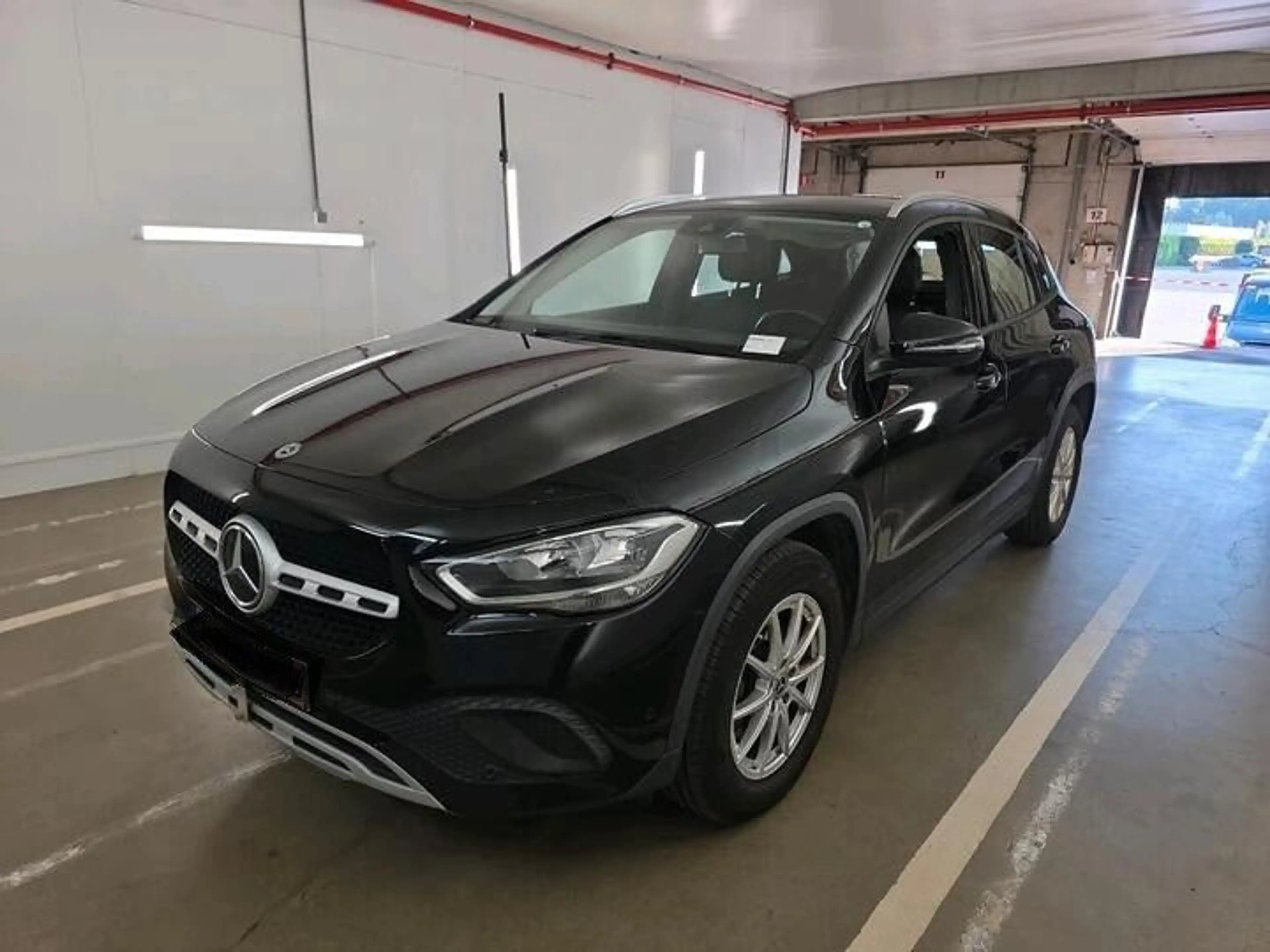 Mercedes-Benz GLA 180 d,Busines Solution Essenti,2L,85kW,Leder