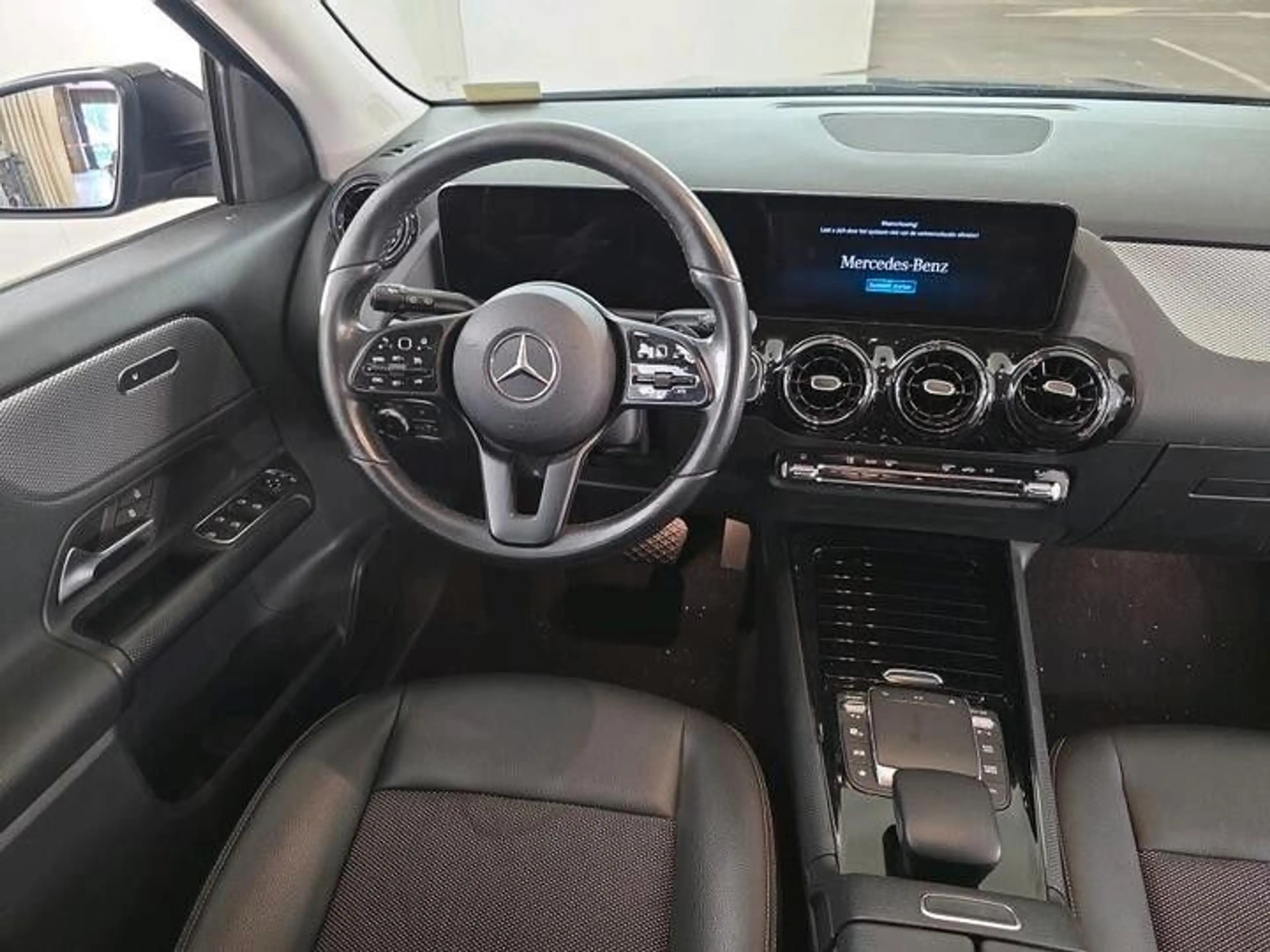 Mercedes-Benz GLA 180 d,Busines Solution Essenti,2L,85kW,Leder — photo 5