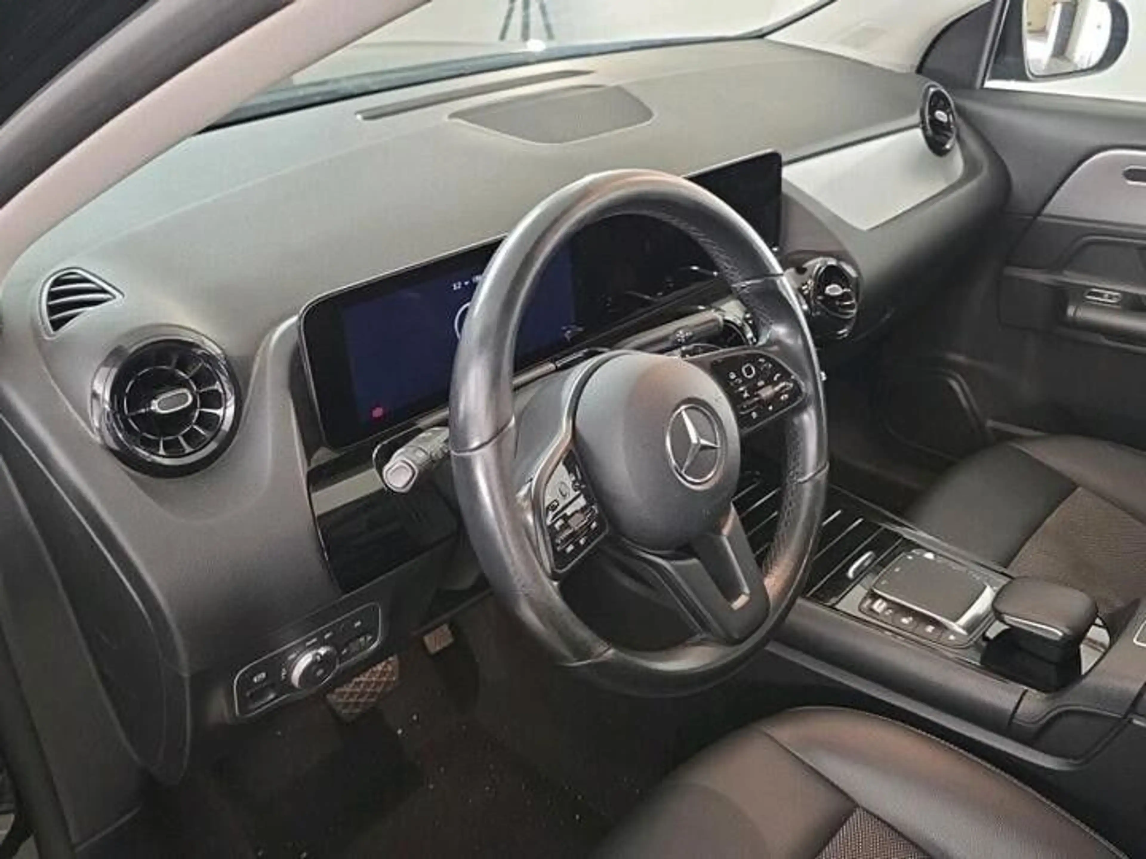 Mercedes-Benz GLA 180 d,Busines Solution Essenti,2L,85kW,Leder — photo 6