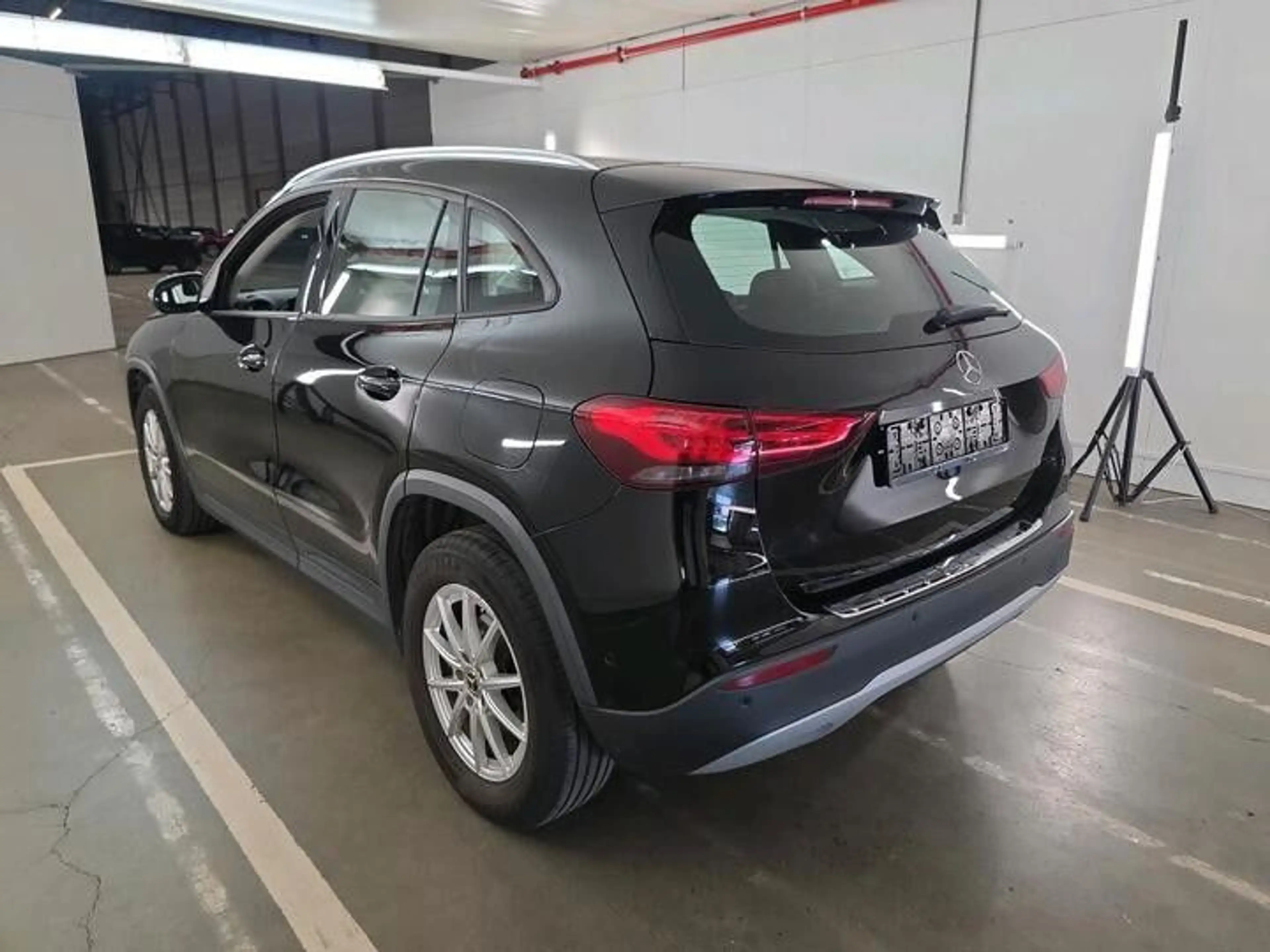 Mercedes-Benz GLA 180 d,Busines Solution Essenti,2L,85kW,Leder — photo 2