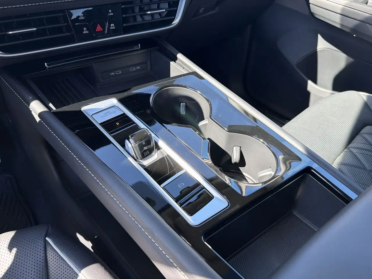 Volkswagen Atlas снимка Volkswagen Atlas