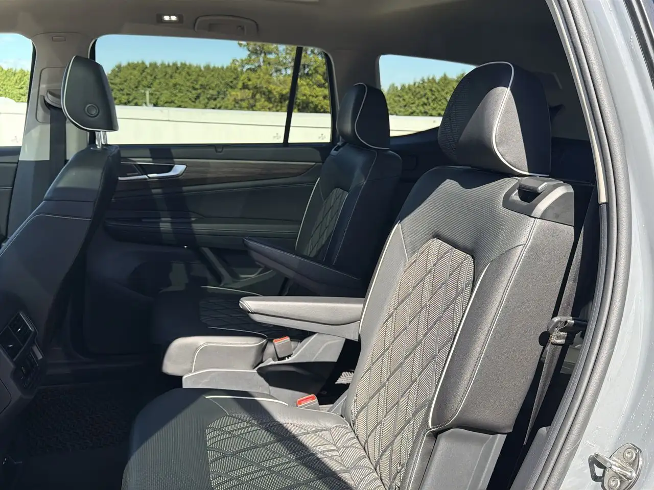 Volkswagen Atlas снимка Volkswagen Atlas