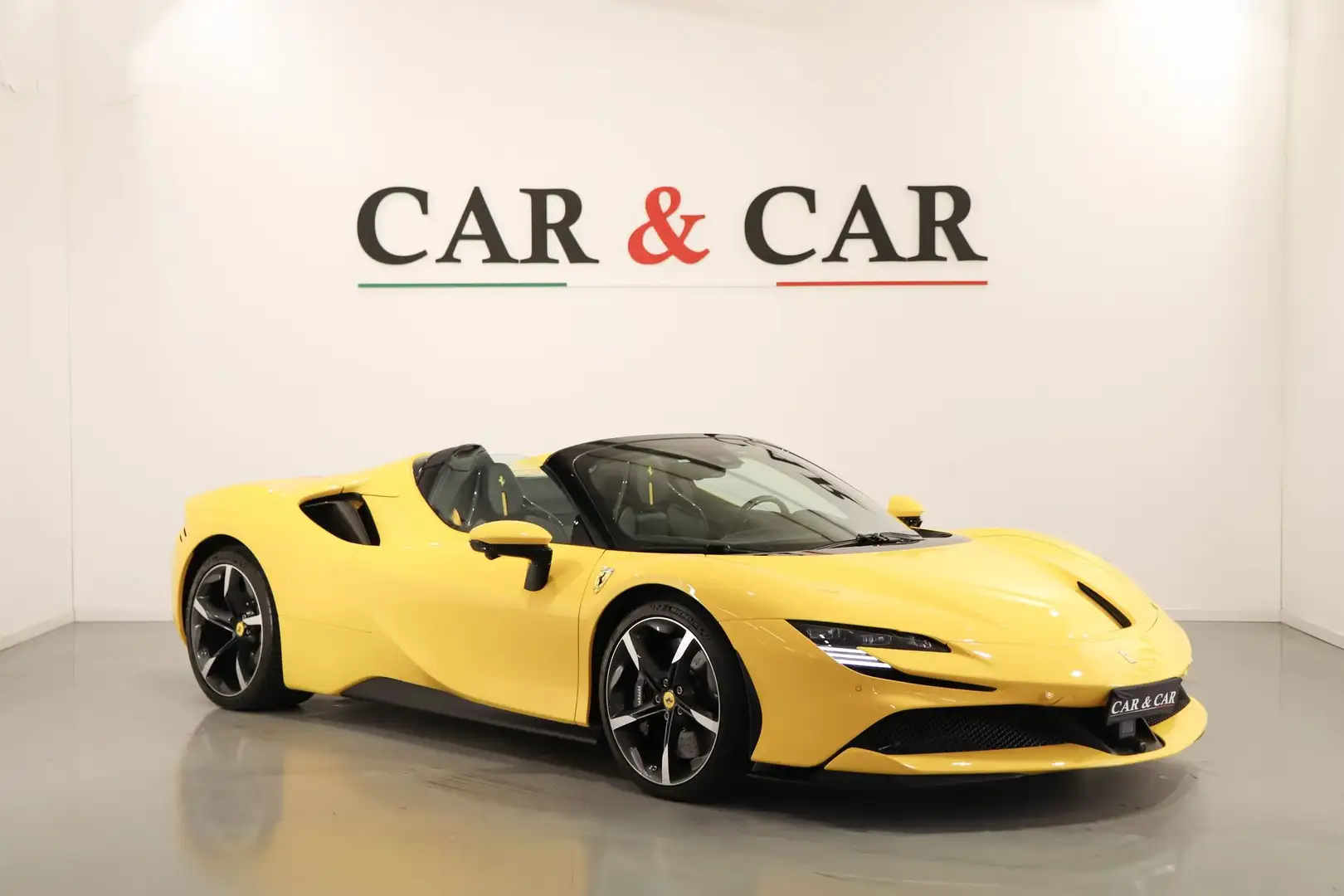 Ferrari SF90 Spider SF90 Spider Geel - 1