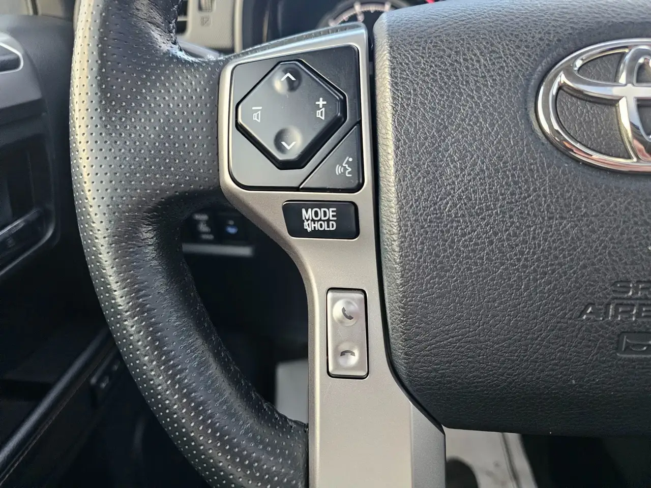 Toyota 4-Runner снимка Toyota 4-Runner