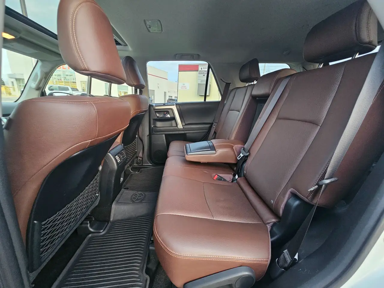 Toyota 4-Runner снимка Toyota 4-Runner