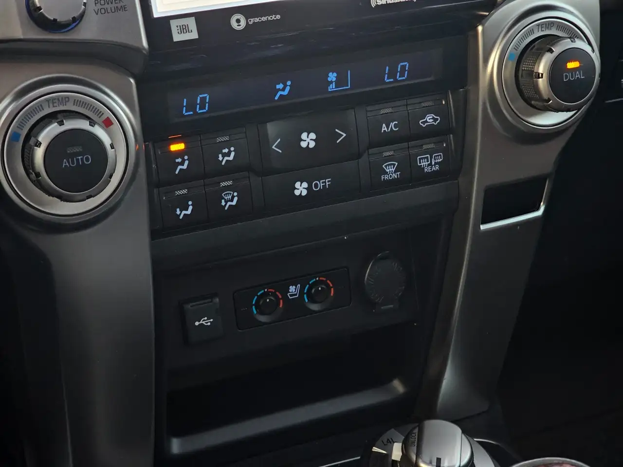 Toyota 4-Runner снимка Toyota 4-Runner