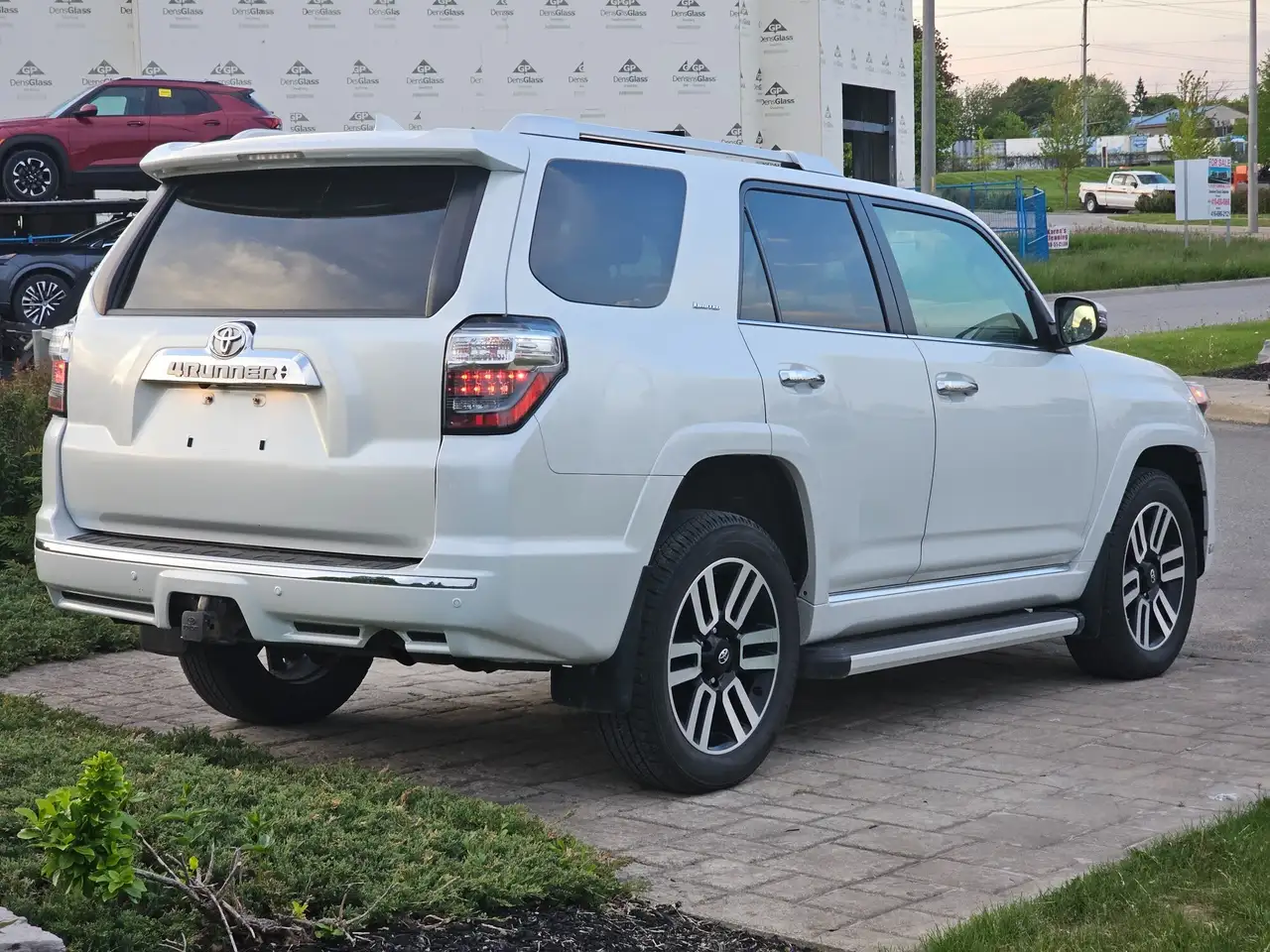 Toyota 4-Runner снимка Toyota 4-Runner