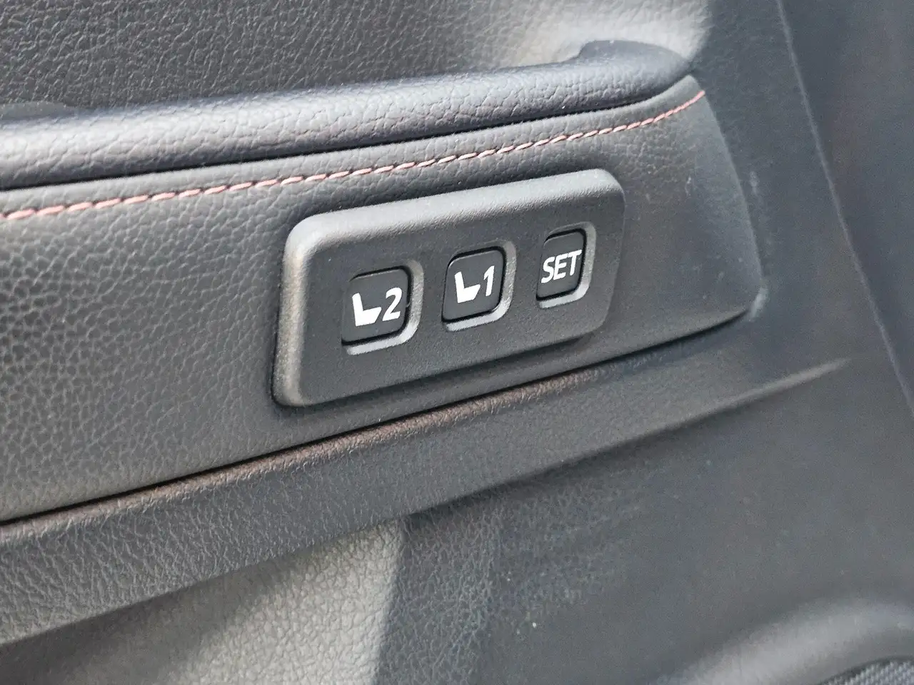Toyota 4-Runner снимка Toyota 4-Runner