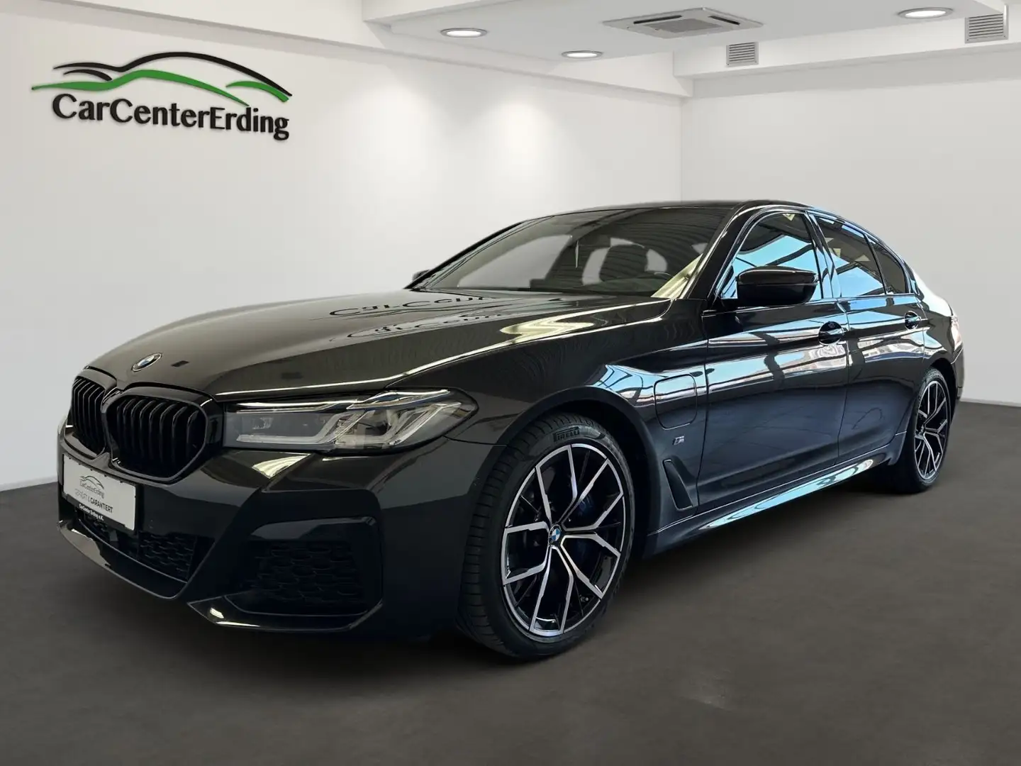 BMW 545 eLim.xDrive*M Sport*Laser*ACC*Navi*Kamera*AHK Grau - 1