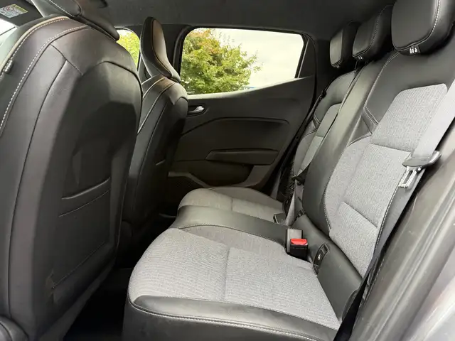 Renault Clio view 11