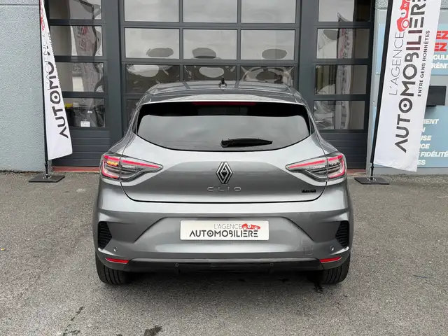 Renault Clio view 6