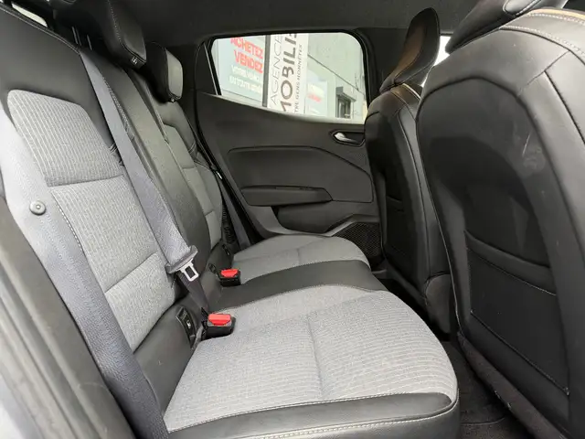 Renault Clio view 10